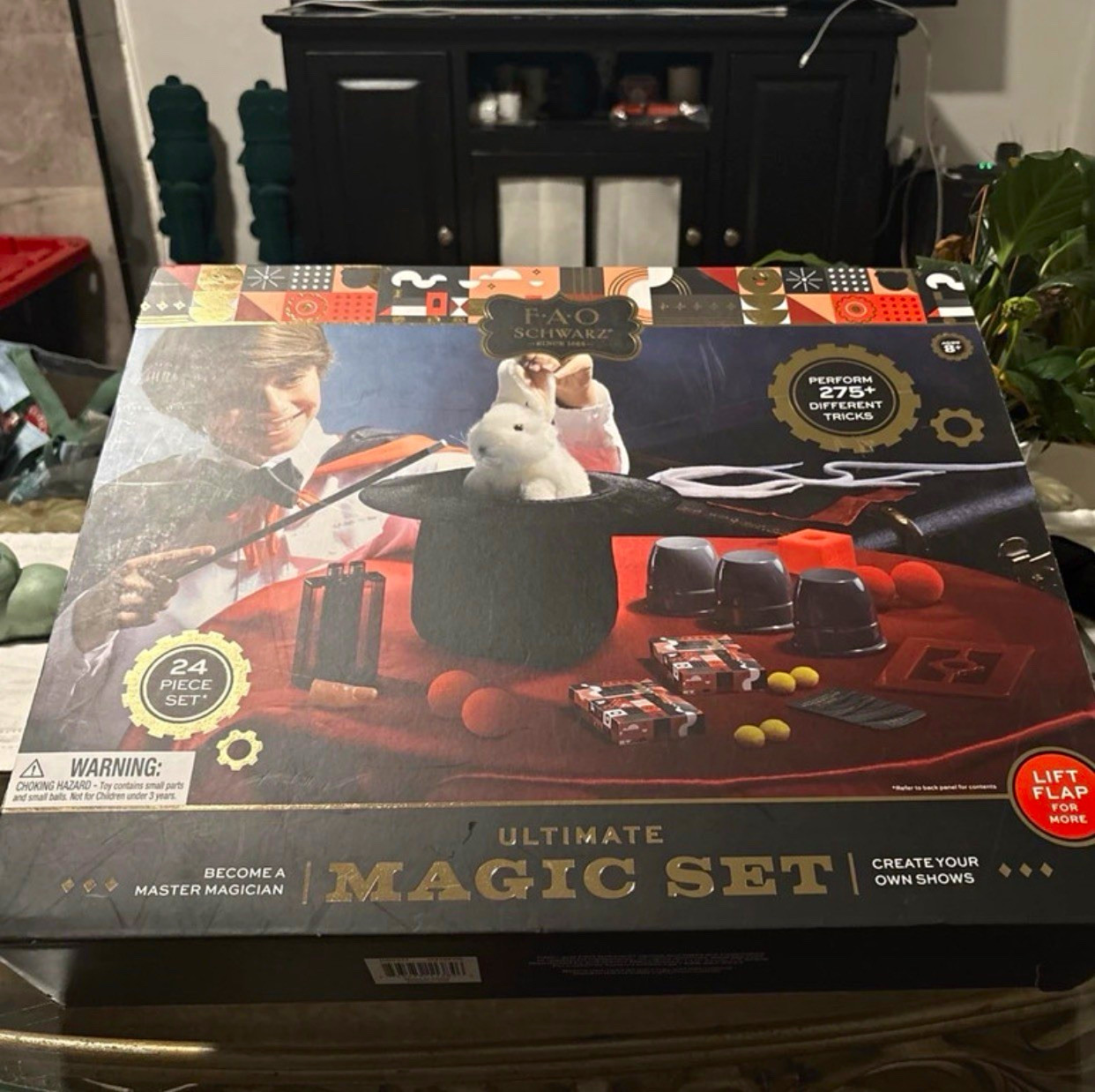 FAO Schwarz Abracadabra Ultimate Magic Set 24-Piece Magic Kit (90212) FAO Schwarz Abracadabra Ultimate Magic Set 24-Piece Magic Kit (90212)