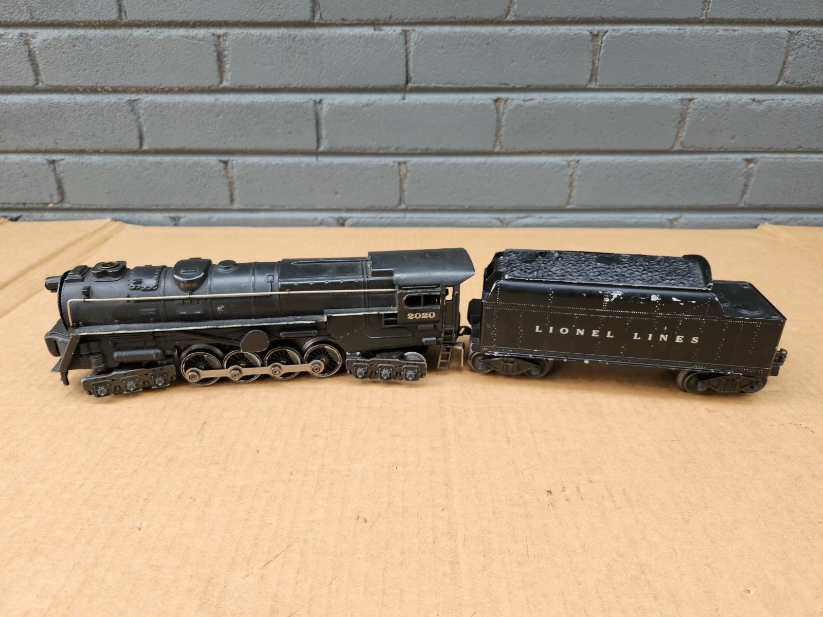 Postwar Lionel 2020 Turbine Locomotive & 2466w Motorized OperatIng Whistle Tende Postwar Lionel 2020 Turbine Locomotive & 2466w Motorized OperatIng Whistle Tende