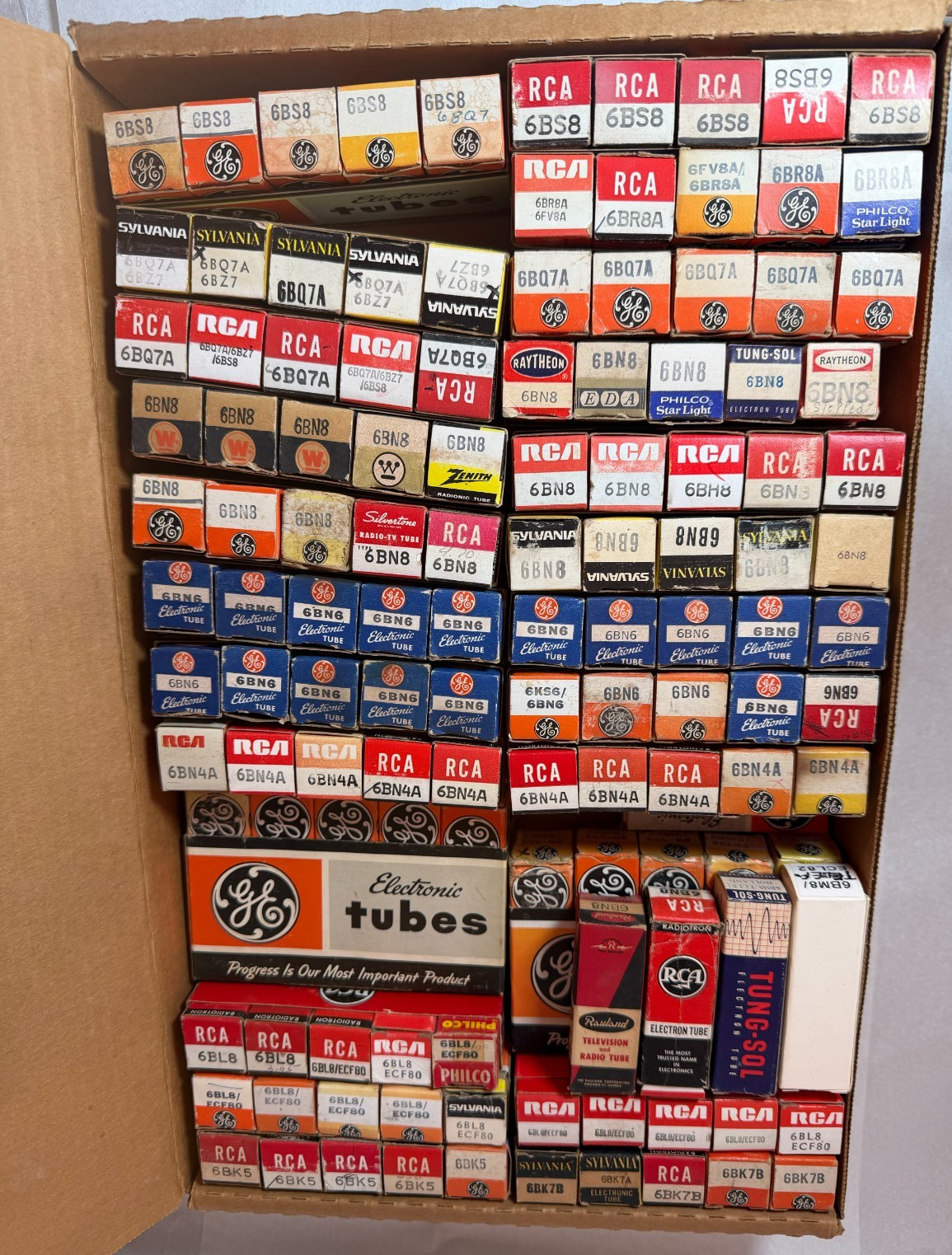 Large lot of misc vacuum tubes - New Old Stock Large lot of misc vacuum tubes - New Old Stock