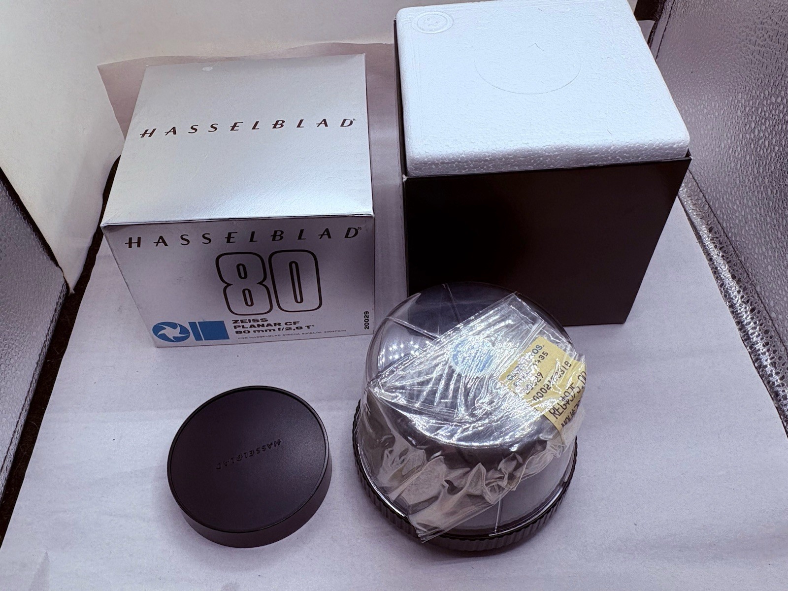 MIB Vintage HASSELBLAD Bubble Container for Zeiss Planar CF 80mm f/2,8 T NO Lens MIB Vintage HASSELBLAD Bubble Container for Zeiss Planar CF 80mm f/2,8 T NO Lens