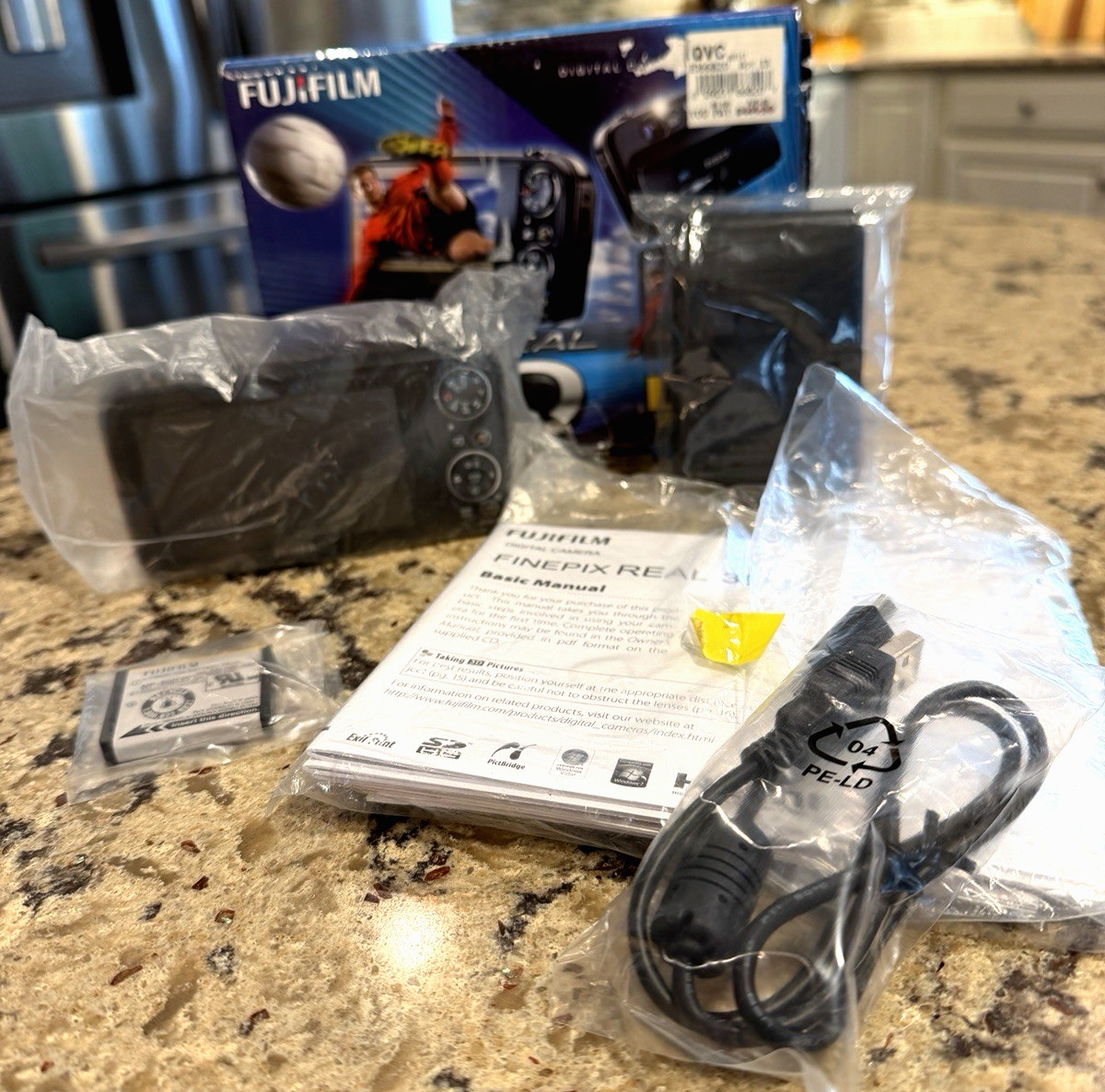 Fujifilm Finepix Real 3D Digital Camera FX-3D W3 Very Rare -New