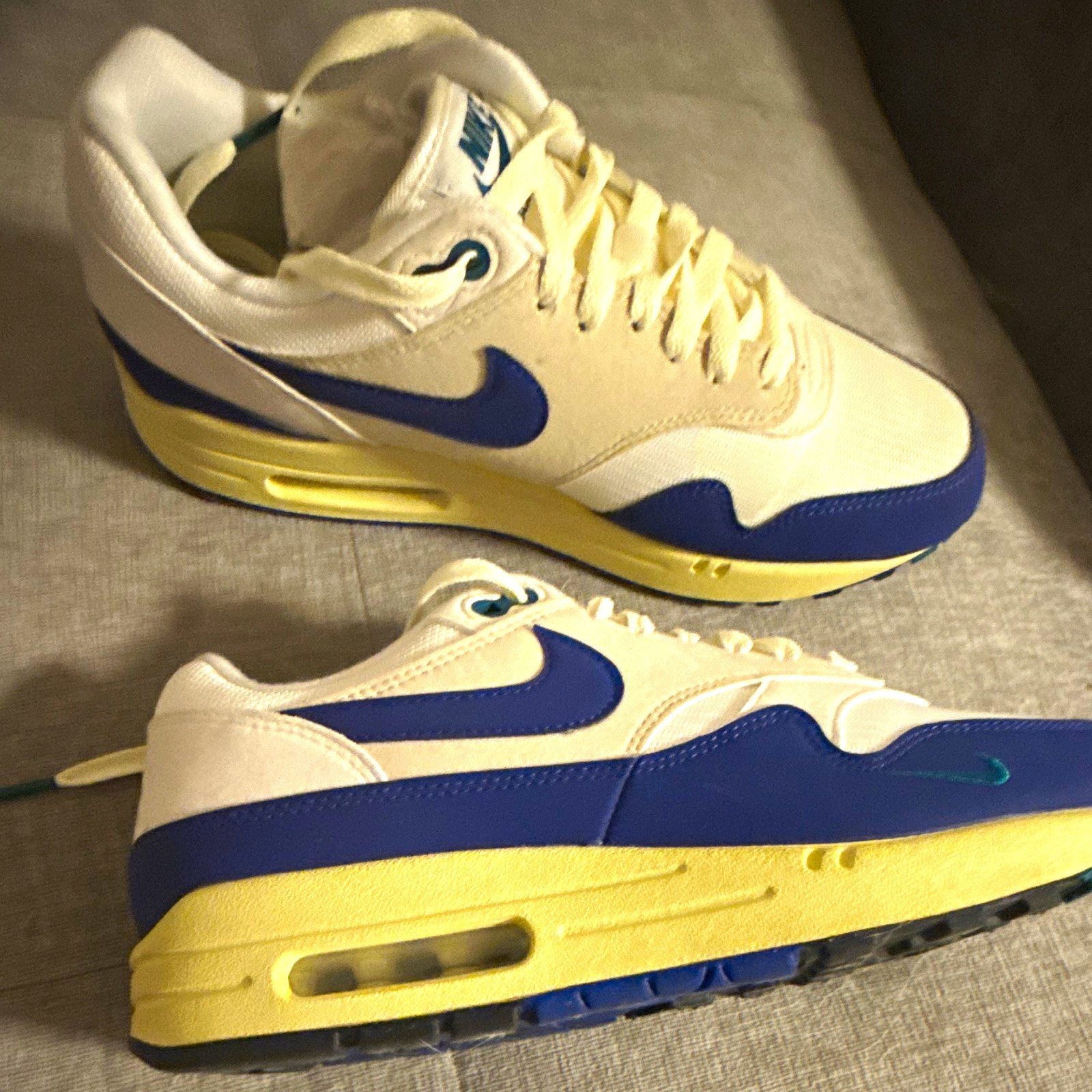 Nike Men’s Air Max 1 White/Blue Colorblock Athletic Sneakers Low Top Lace-Up