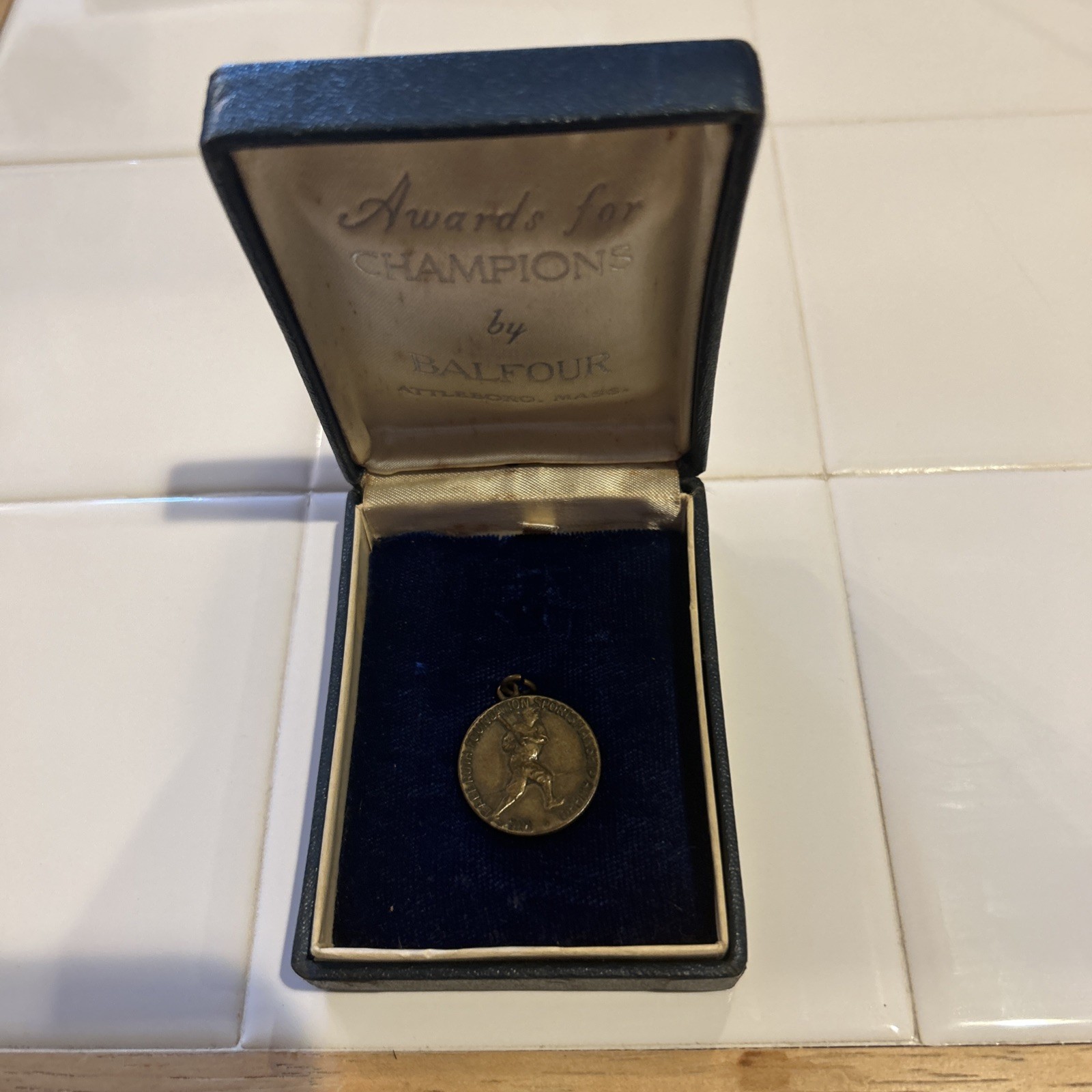 Babe Ruth Foundation Sportsmanship Award Medal Baseball W/Balfour Box Vintageš„ Babe Ruth Foundation Sportsmanship Award Medal Baseball W/Balfour Box Vintageš„