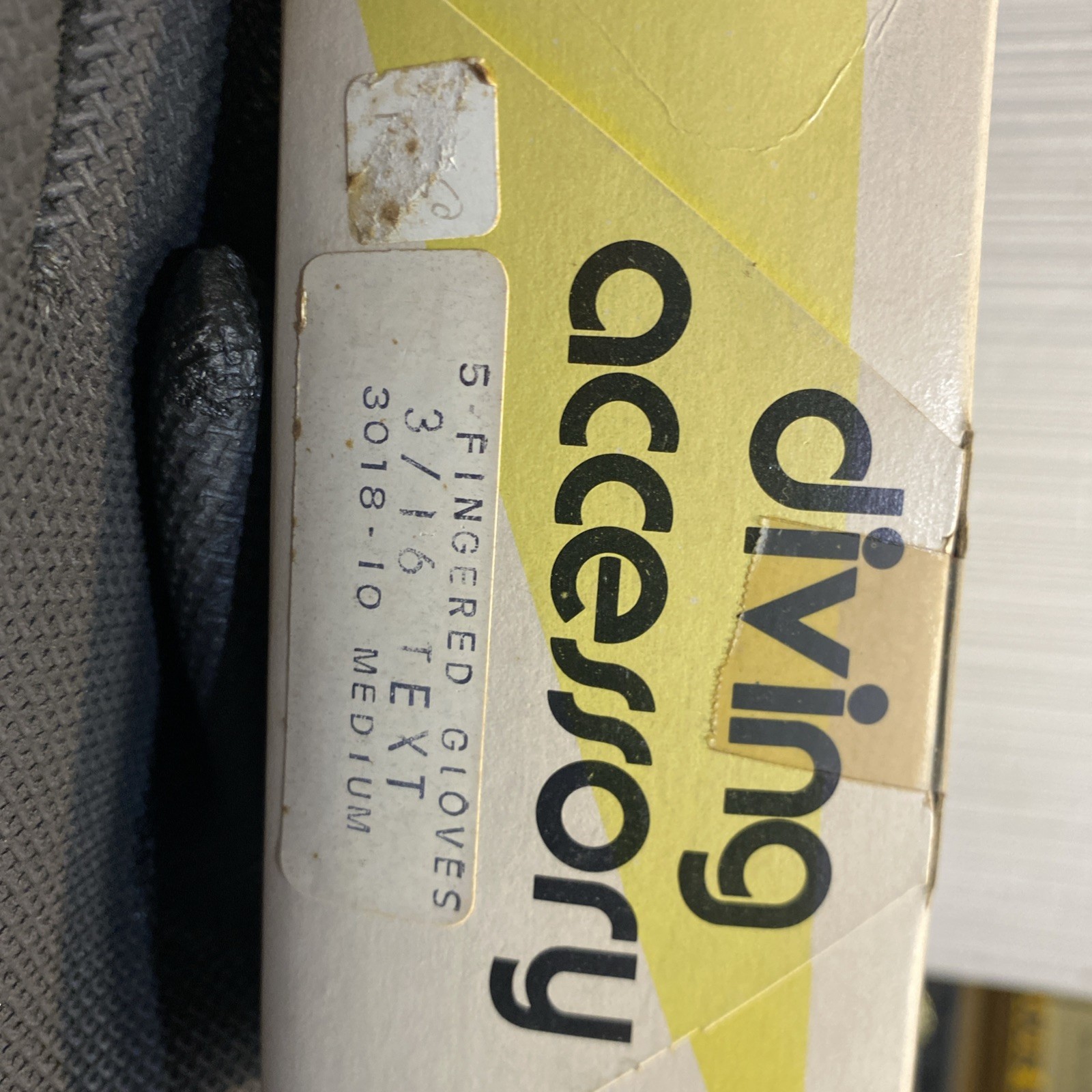 1970\'s U.S. DIVERS 5 FINGERED GLOVES IN BOX  - NEW OLD STOCK
