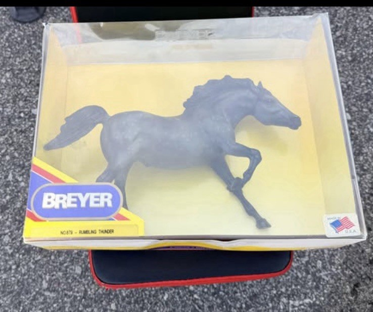 Vintage Breyer Rumbling Thunder #879 Horse – Original Box Vintage Breyer Rumbling Thunder #879 Horse – Original Box