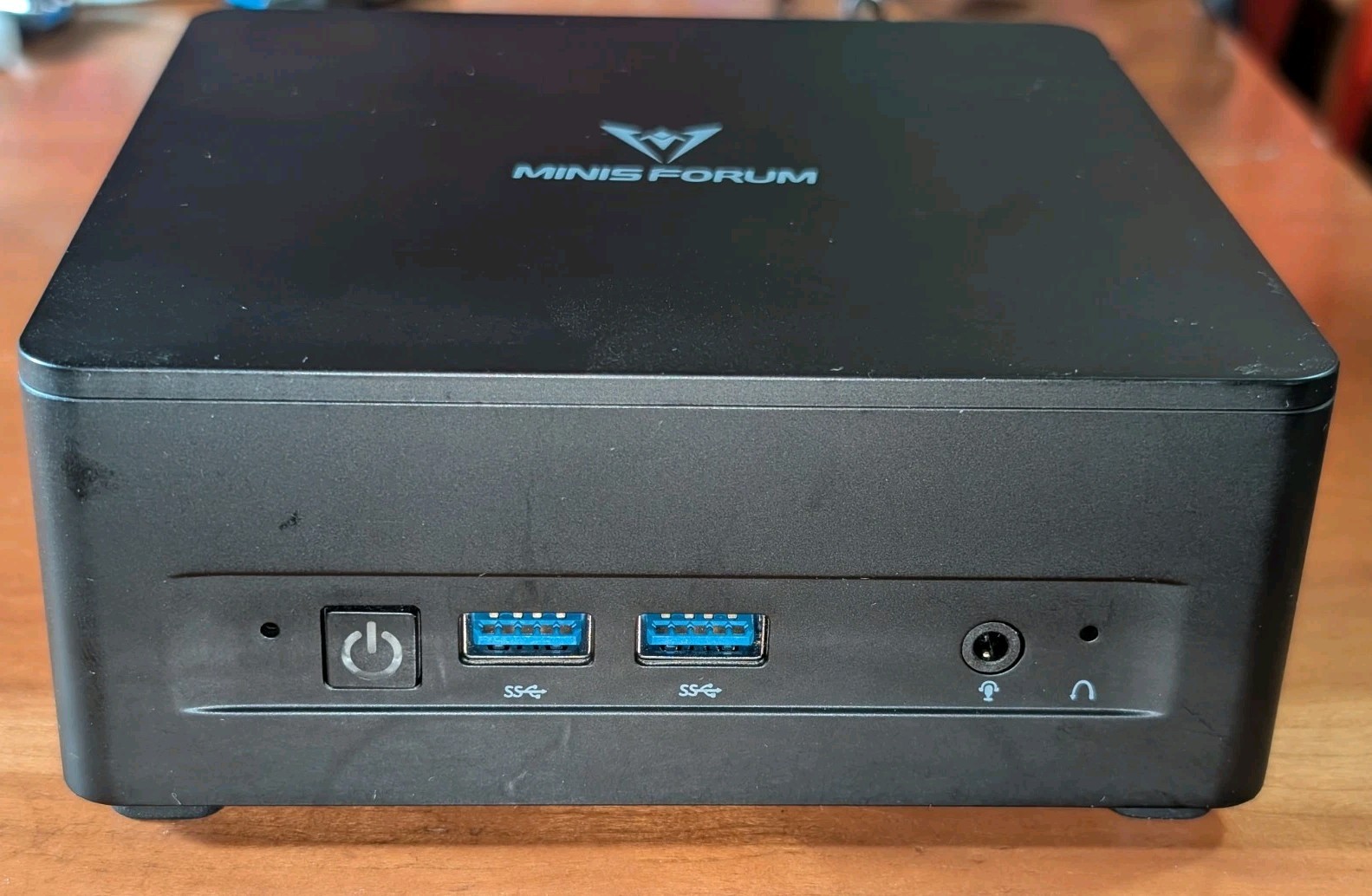 MINISFORUM UM760 SLIM MINI PC – RYZEN 5 7640HS – WINDOWS 11 PRO