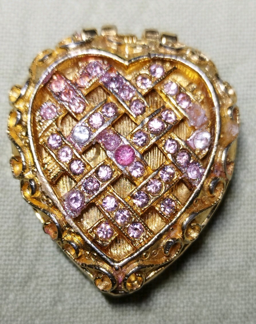 VTG Schiaparelli Shocking Solid Cream Perfume Heart Pendant Locket Rhinestone VTG Schiaparelli Shocking Solid Cream Perfume Heart Pendant Locket Rhinestone