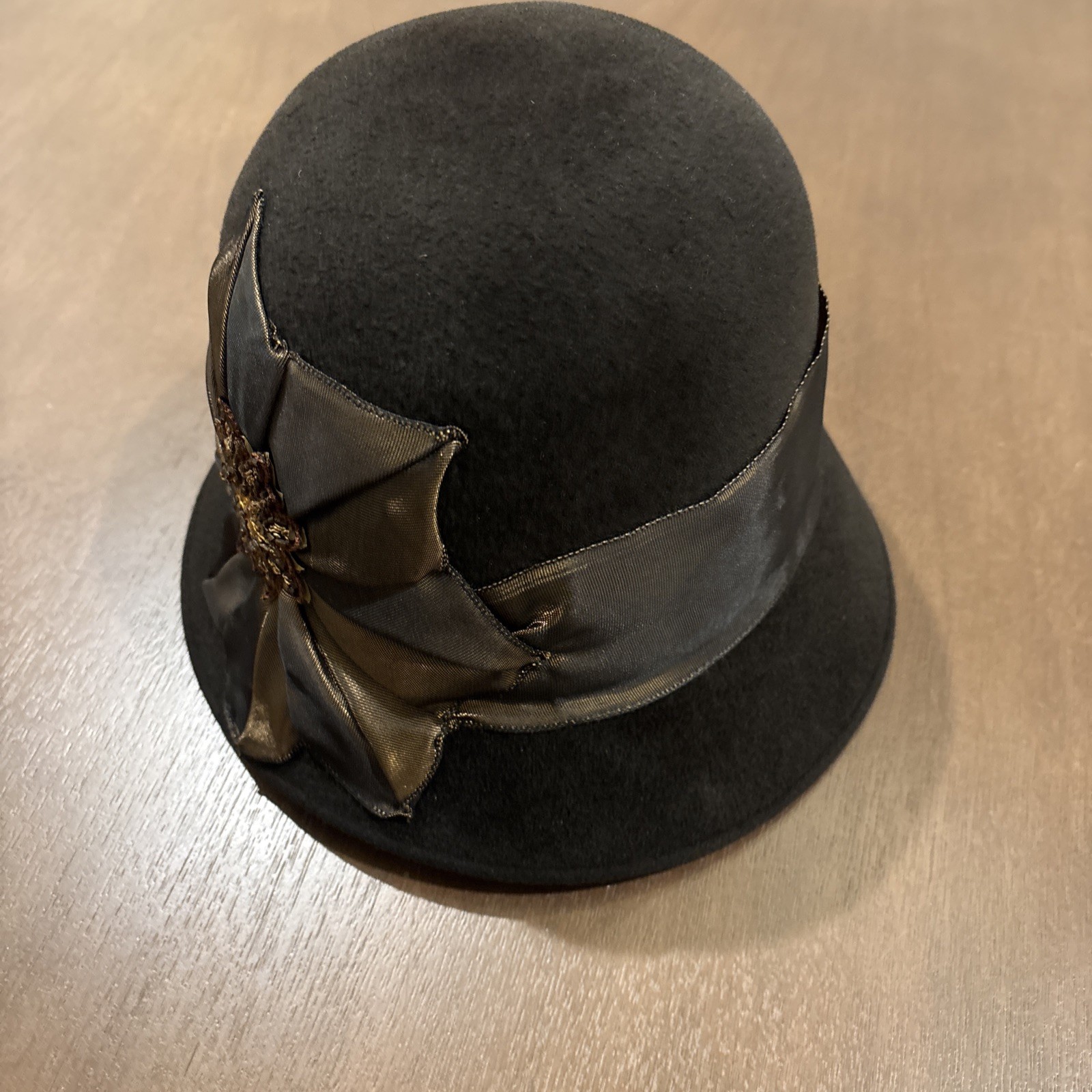 Louise Green Millinery Brown Velour Finished Felt Cloche Hat Floral Design