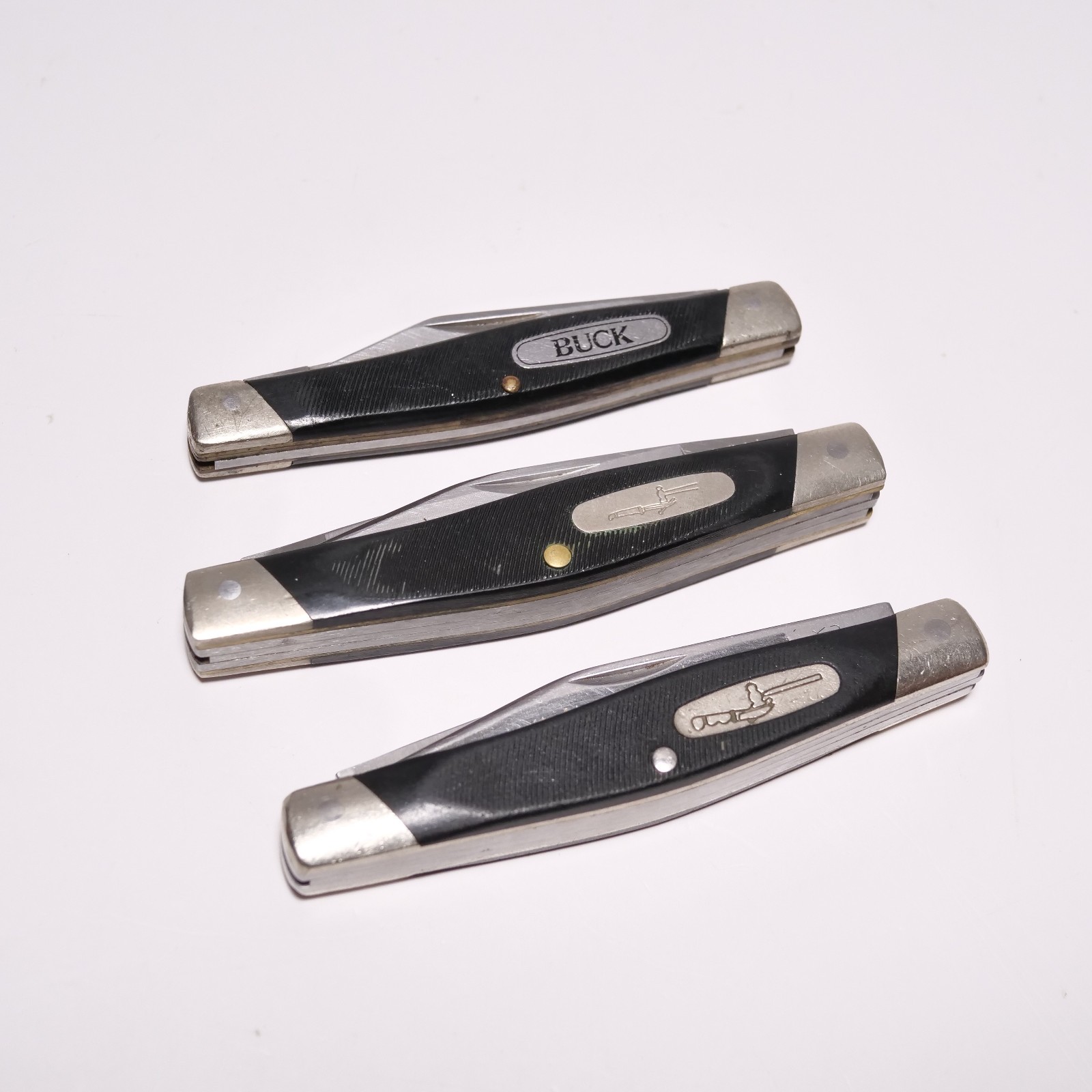 Buck USA Folding Knife Lot 2x 303 Cadet, 309 2 Blade, Nice Shape Buck USA Folding Knife Lot 2x 303 Cadet, 309 2 Blade, Nice Shape