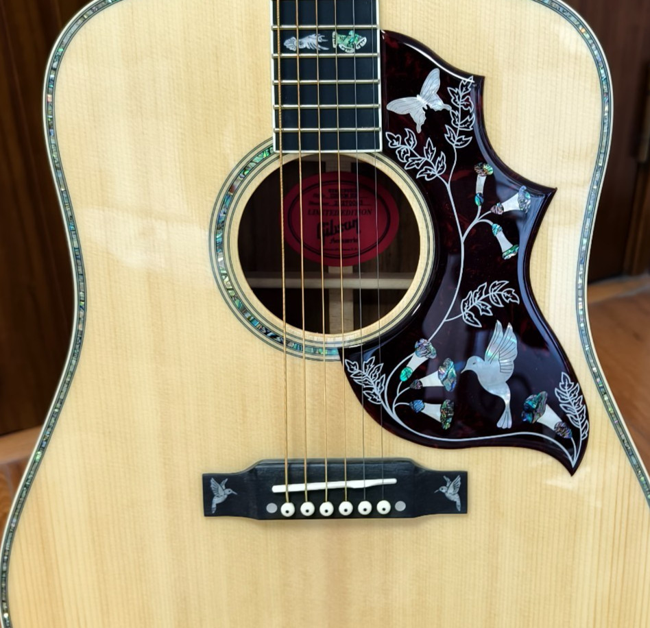 U.S. spot Doves In Flight Acoustic Guitar Natural Gloss Finish Abalone Bird Inly U.S. spot Doves In Flight Acoustic Guitar Natural Gloss Finish Abalone Bird Inly
