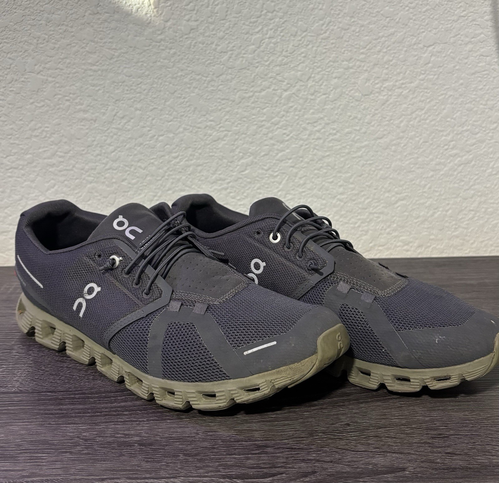 On Cloud 5 Men\'s Running Shoes Charcoal Grey Olive Green Speed Lacing On Cloud 5 Men\'s Running Shoes Charcoal Grey Olive Green Speed Lacing