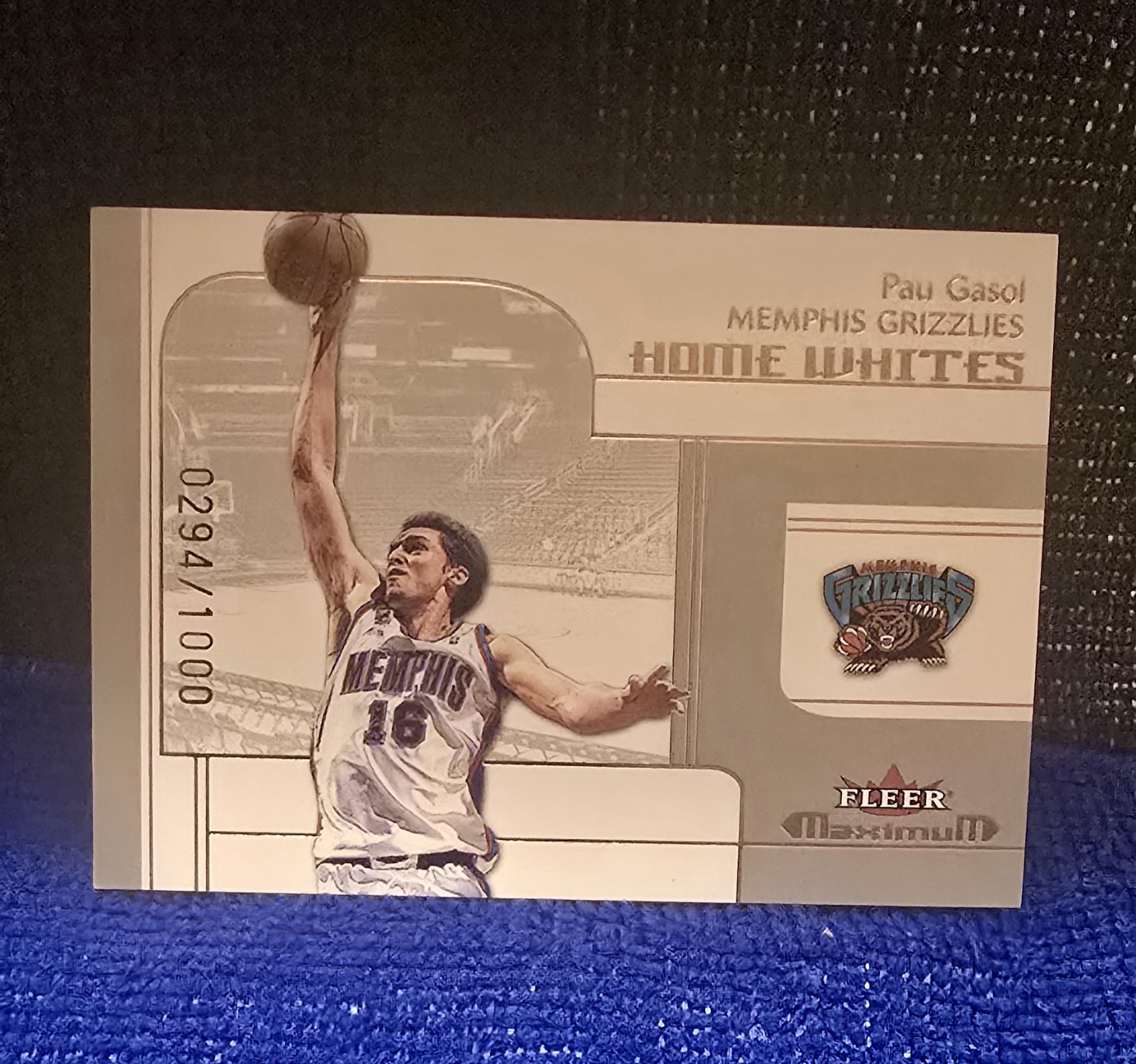 2001-02 Fleer Maximum - Home Whites Pau Gasol #182 /1000 (RC)
