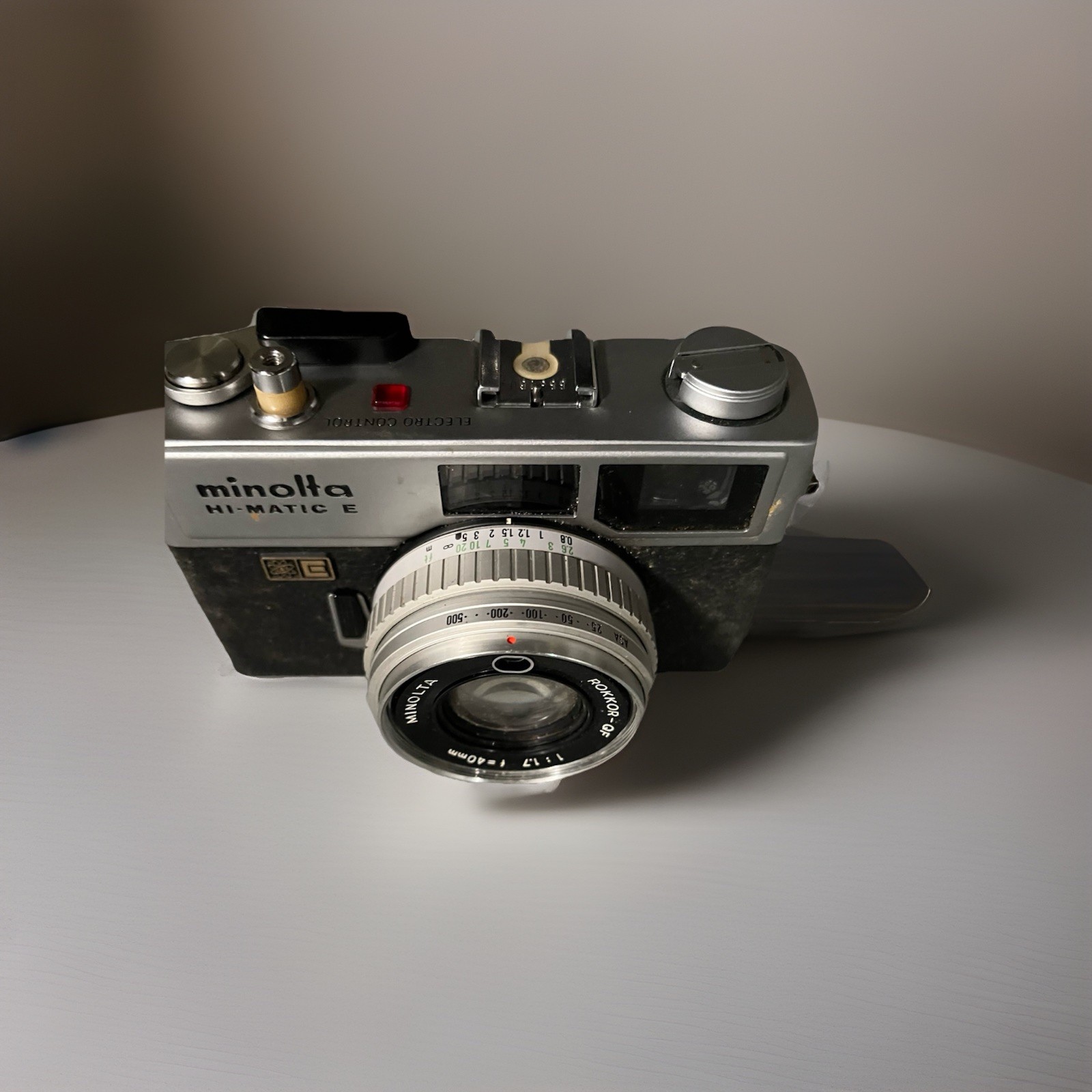 Vintage Minolta Hi-Matic E35mm   Film Camera | Rokkor-QF 40mm f/1.7 Lens. case