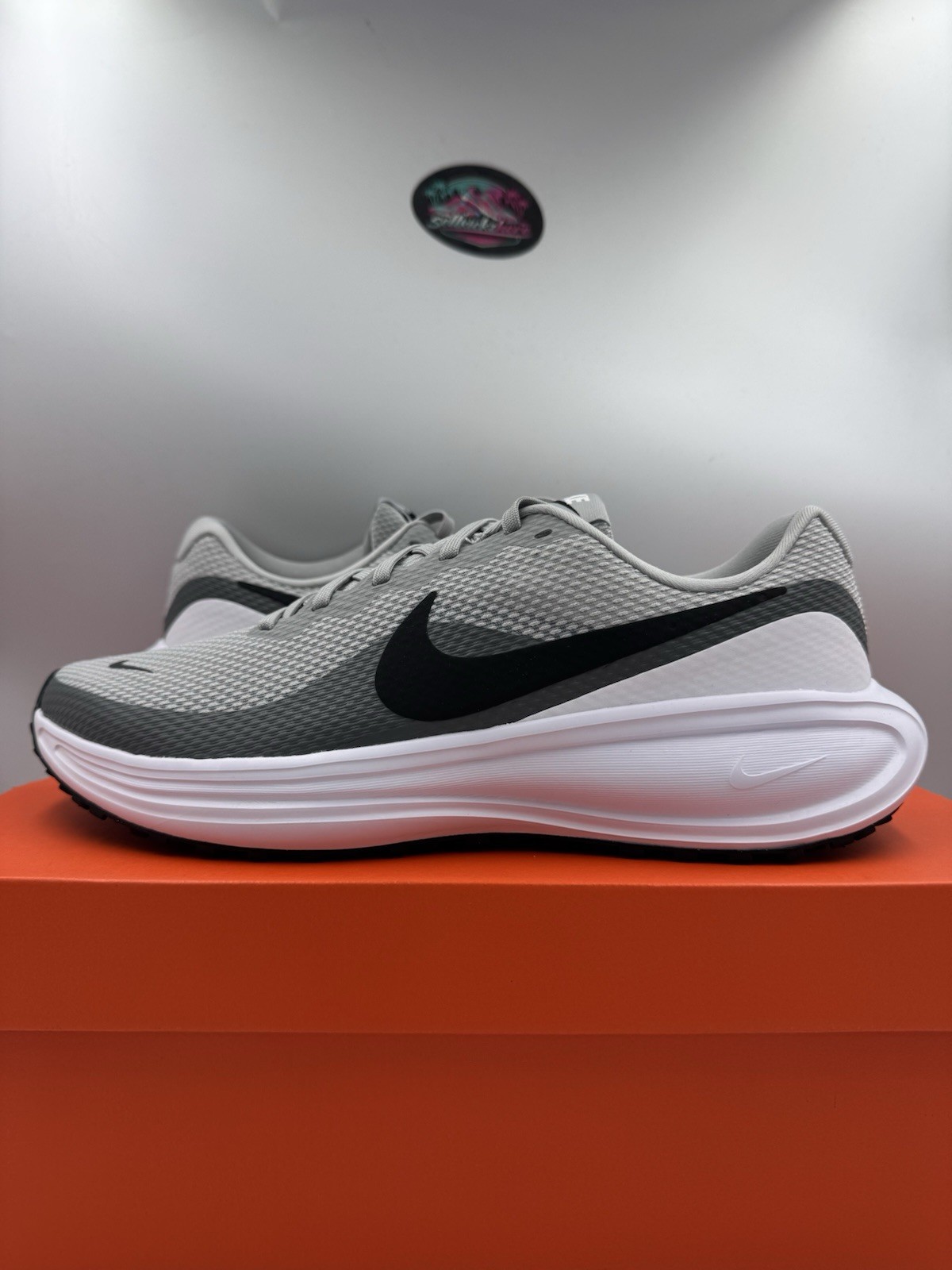 Nike Revolution 8 Light Smoke Grey Black HJ9198-004 Size 9.5 Nike Revolution 8 Light Smoke Grey Black HJ9198-004 Size 9.5