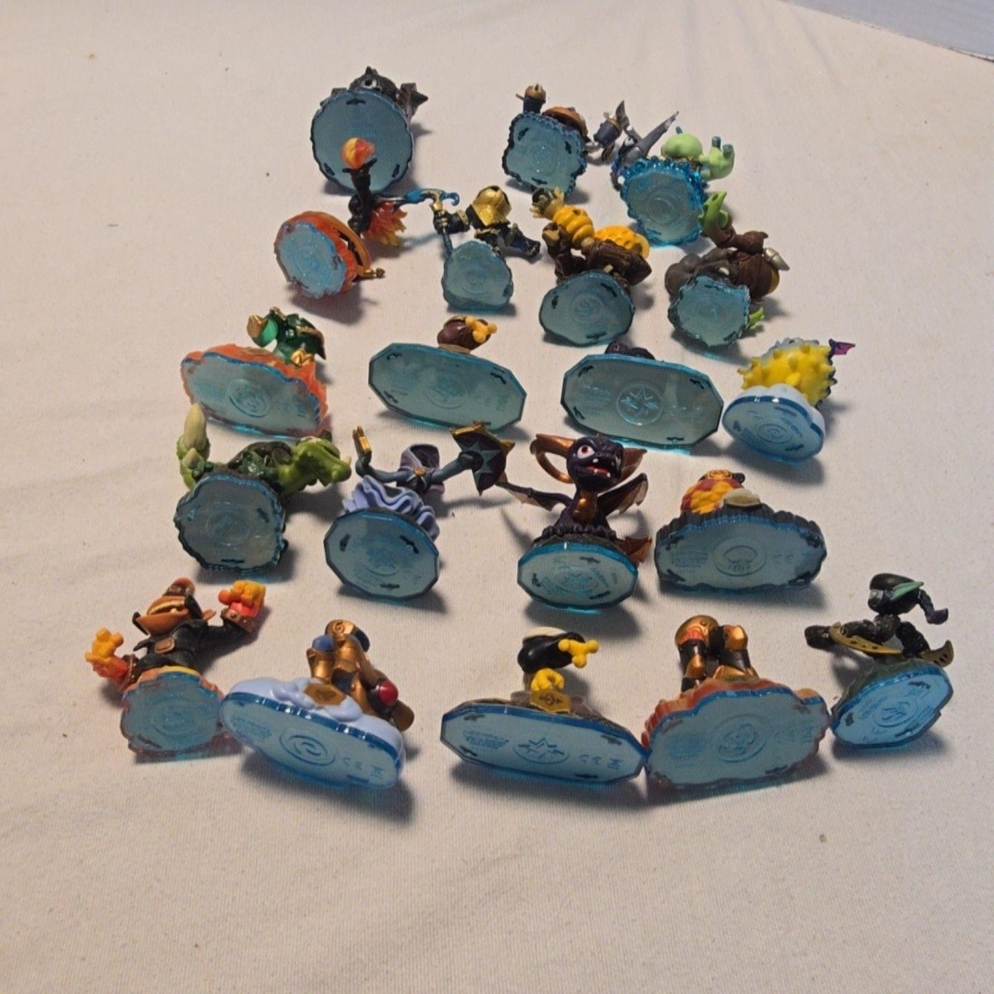 Skylanders Swap Force Activision Character Figures Lot Multicolor Tops Bottoms