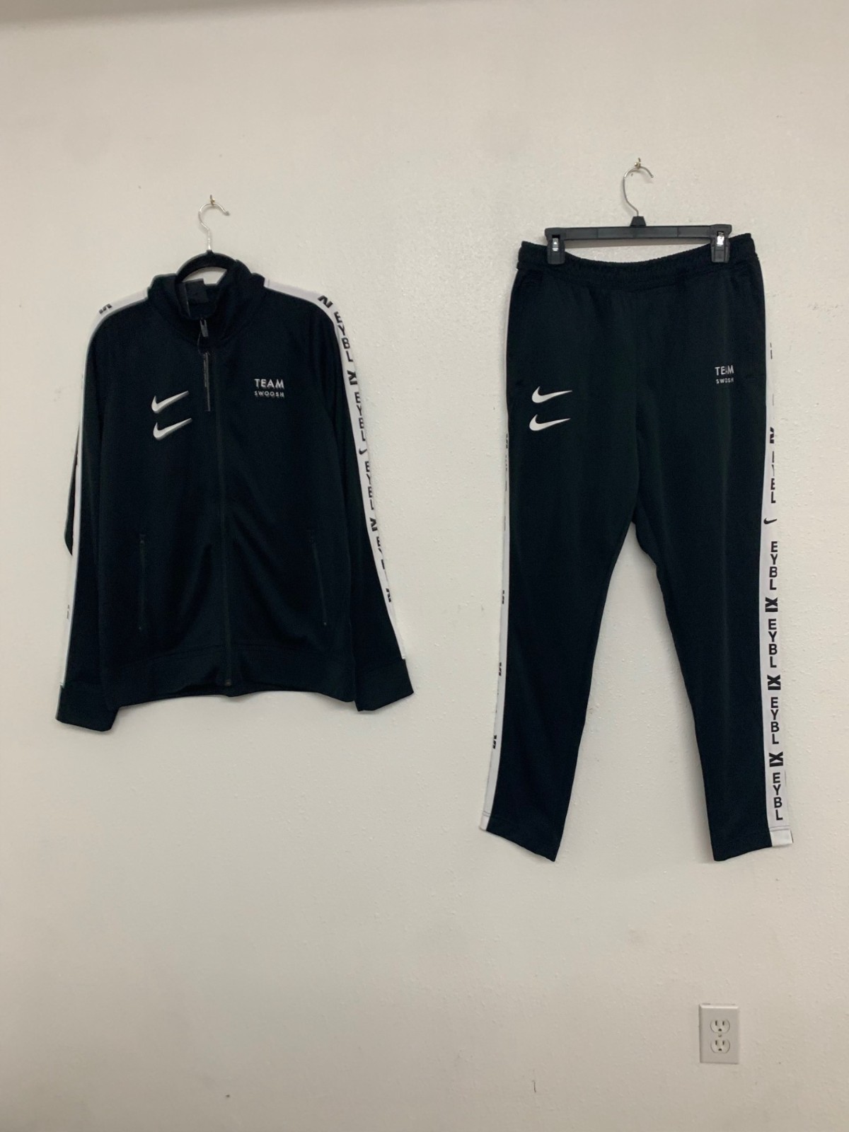 Nike EYBL Team Swoosh Basketball Tracksuit Jacket Pants Set Black L NWT