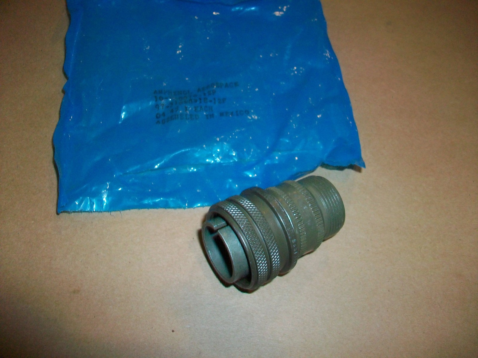Amphenol MS Military Connector 10-820070-12P     97-3106A-18-12P   NEW