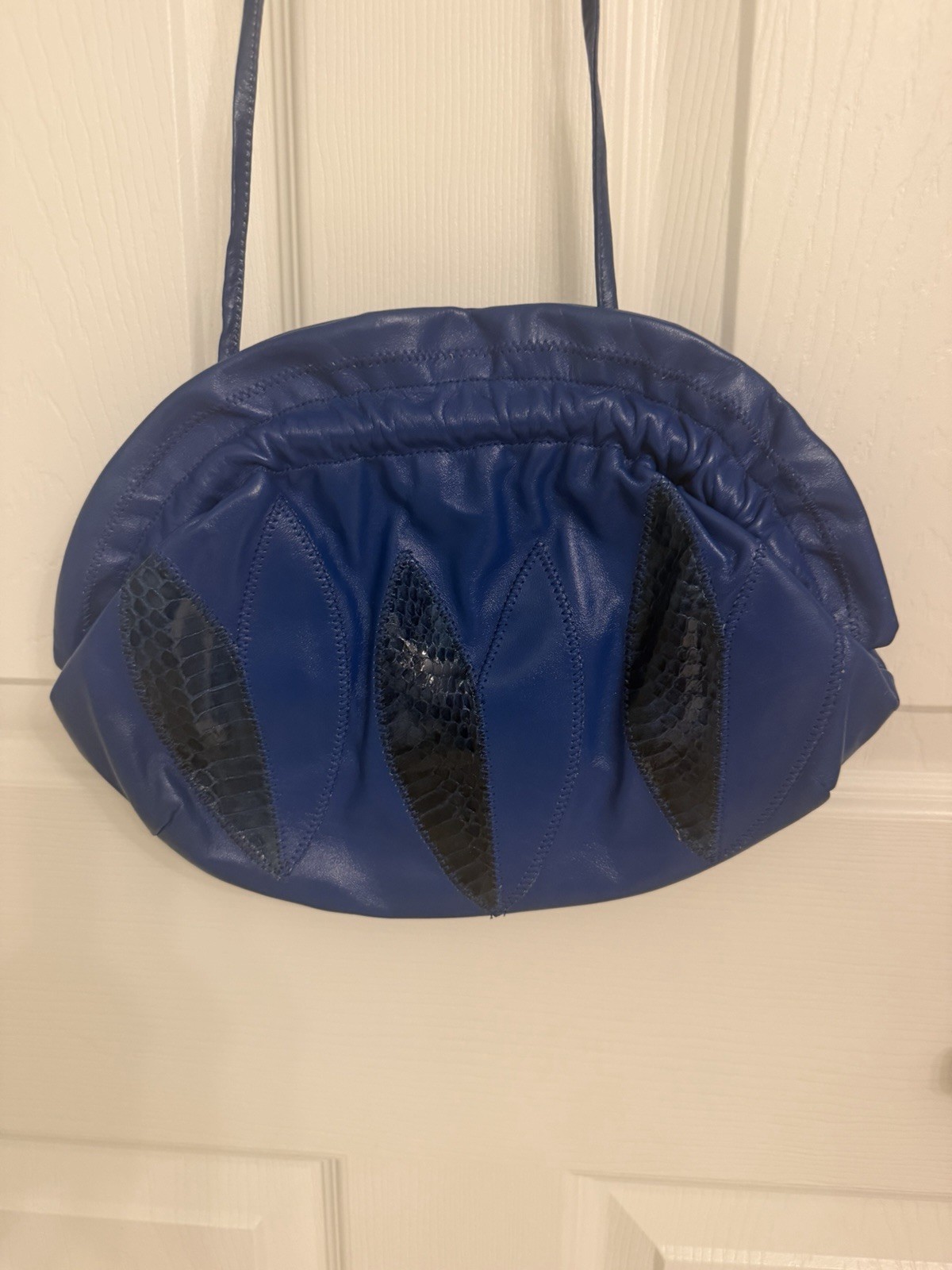 Vintage 1980s Royal Blue Leather Slouchy Shoulder Bag Clutch - Leaf Applique Vintage 1980s Royal Blue Leather Slouchy Shoulder Bag Clutch - Leaf Applique