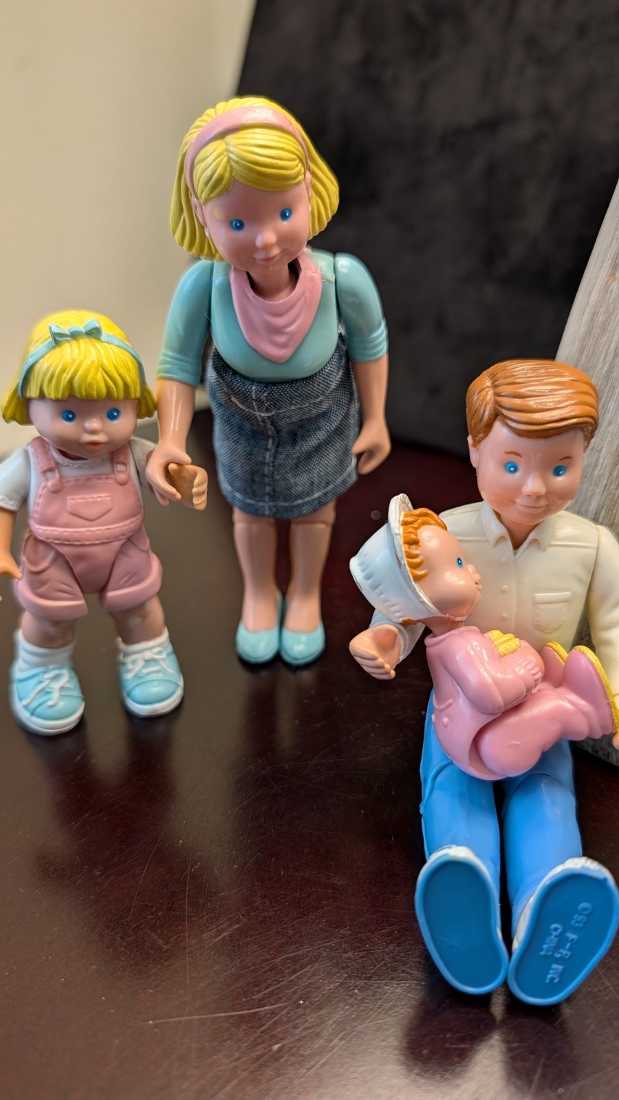 Vintage 1993-94 FISHER PRICE LOVING FAMILY 4 Figure Lot Mom Dad Sister Baby Nice