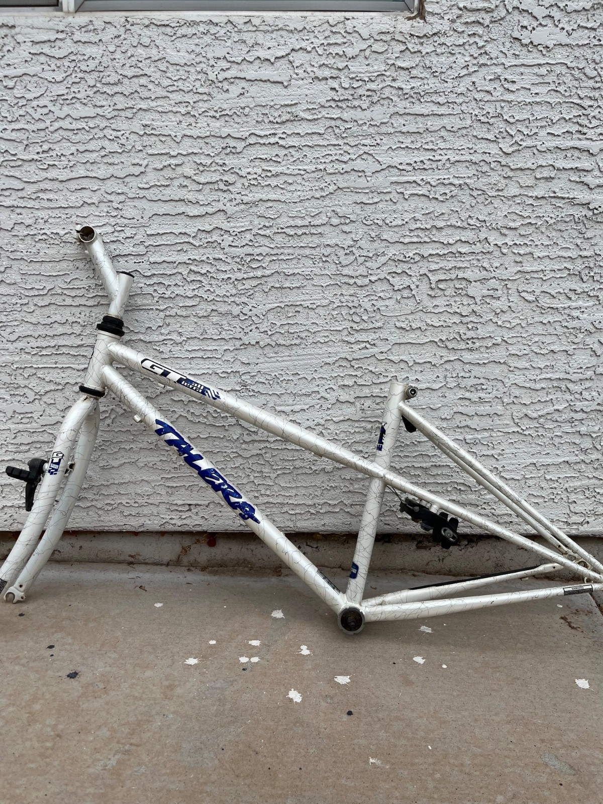 Vintage GT Talera White Crackle Mountain Bike Frame Fork Triple Triangle CrMo Vintage GT Talera White Crackle Mountain Bike Frame Fork Triple Triangle CrMo