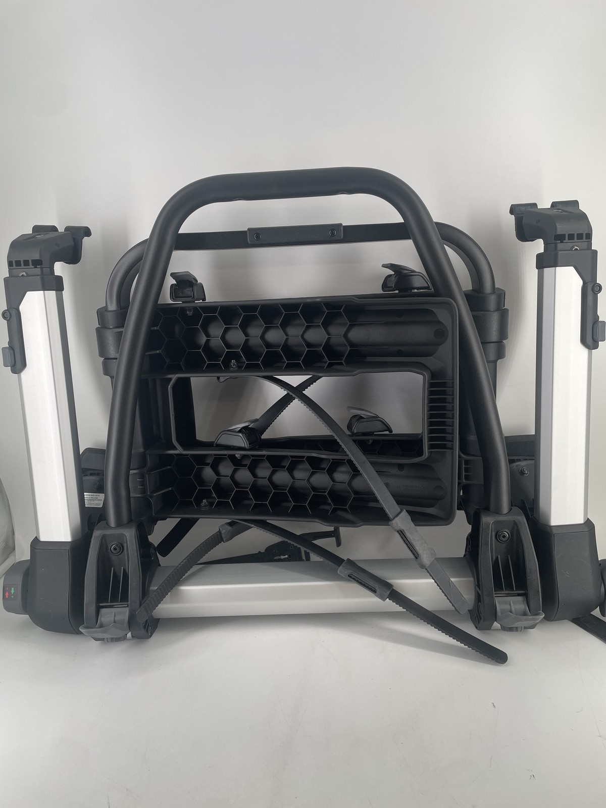 Thule OutWay Platform 2 Trunk Bike Rack Black/Aluminum Used