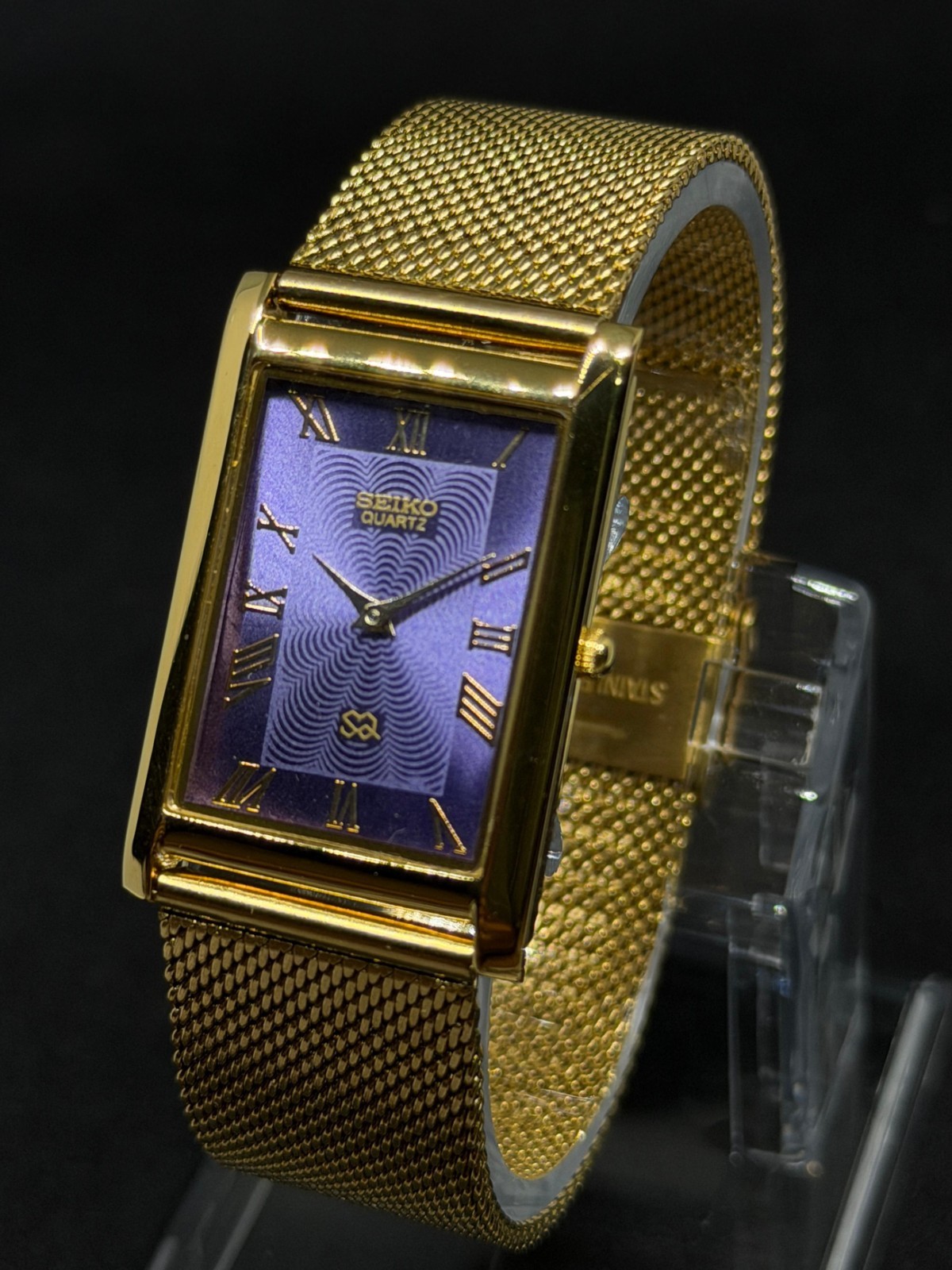 Vintage Seiko Slim Quartz Japanese Men\'s Wrist Watch With DDP Shipping 