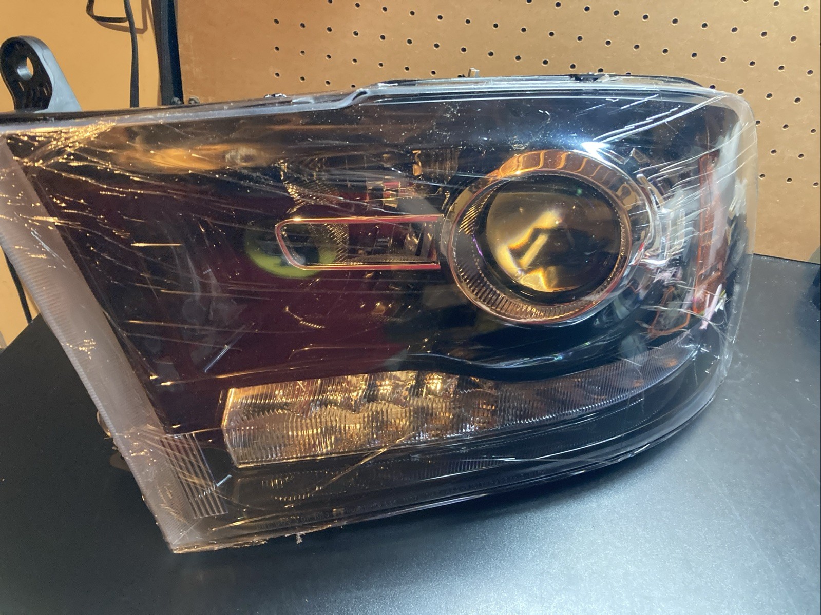 Genuine Mopar 2013-2015 Ram 1500 Pickup Bi-Function Halogen Headlamp 2AMEH221AD Genuine Mopar 2013-2015 Ram 1500 Pickup Bi-Function Halogen Headlamp 2AMEH221AD