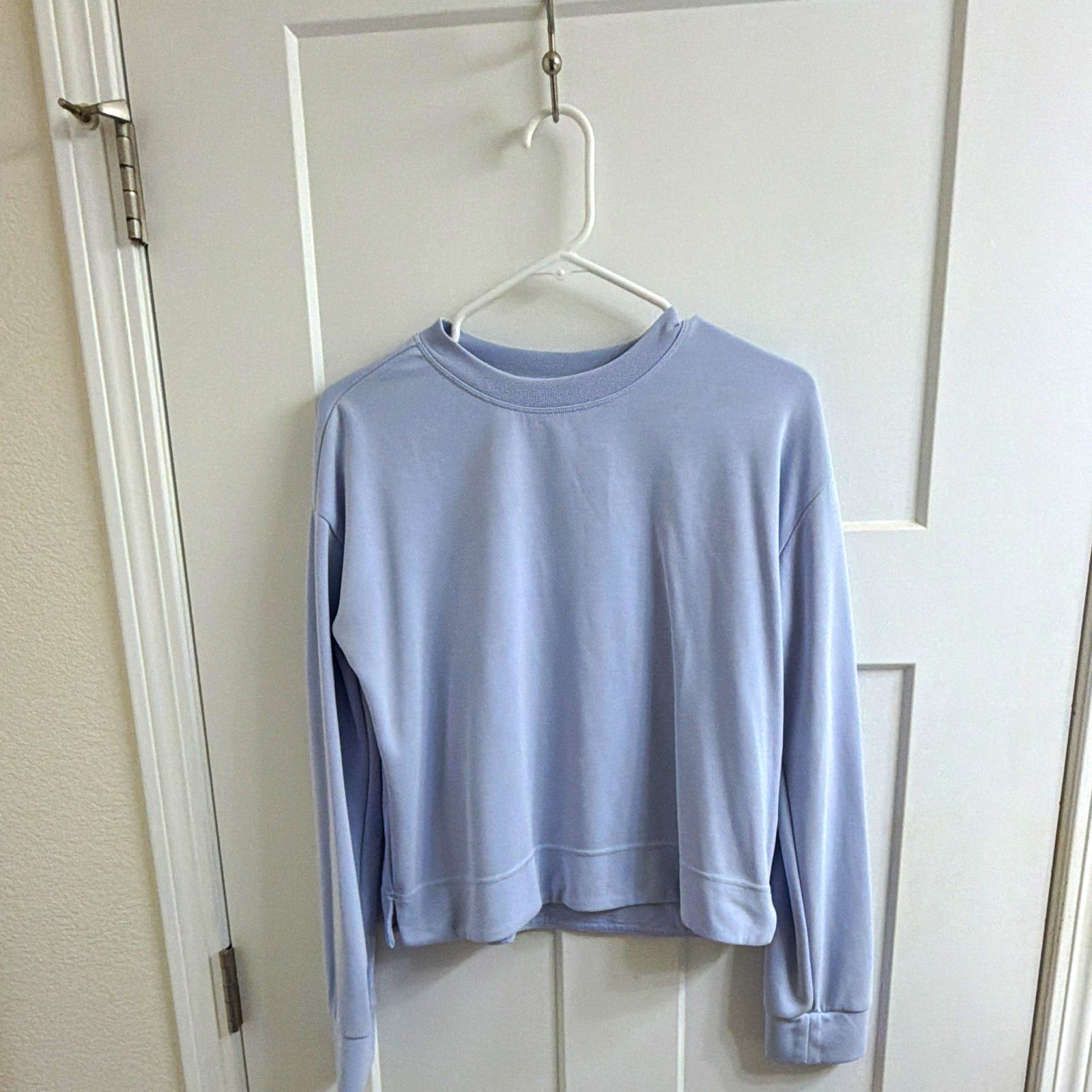 Athleta Women’s Seasoft Crewneck Pullover Sweatshirt Size S Athleta Women’s Seasoft Crewneck Pullover Sweatshirt Size S