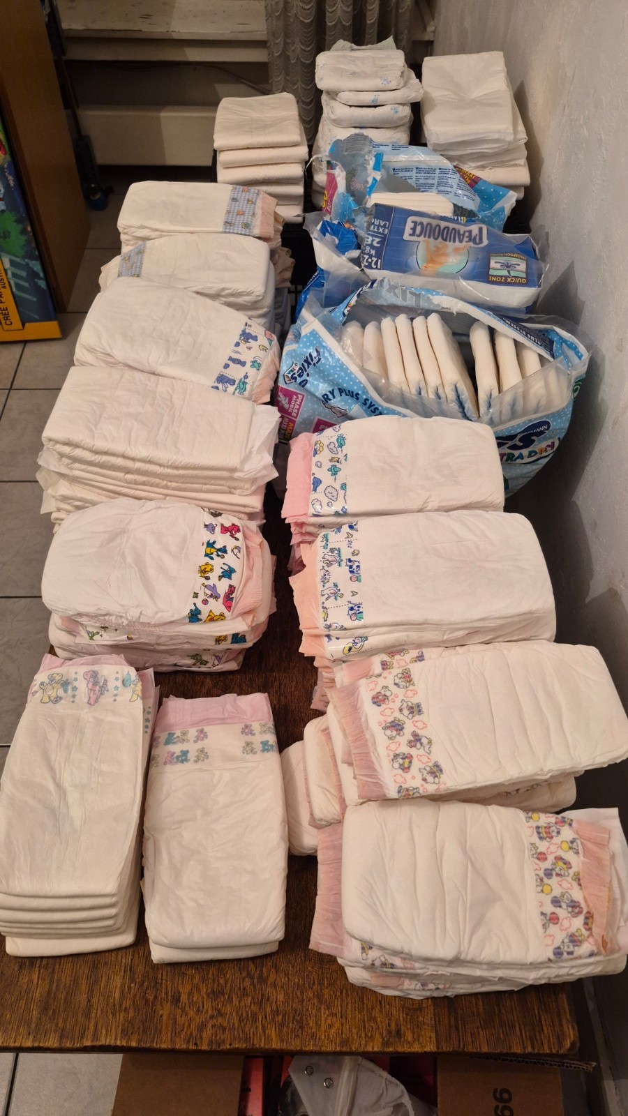 Huge batch: 166x vintage diapers Plastic backed vtg nappy maxi midi Pampers