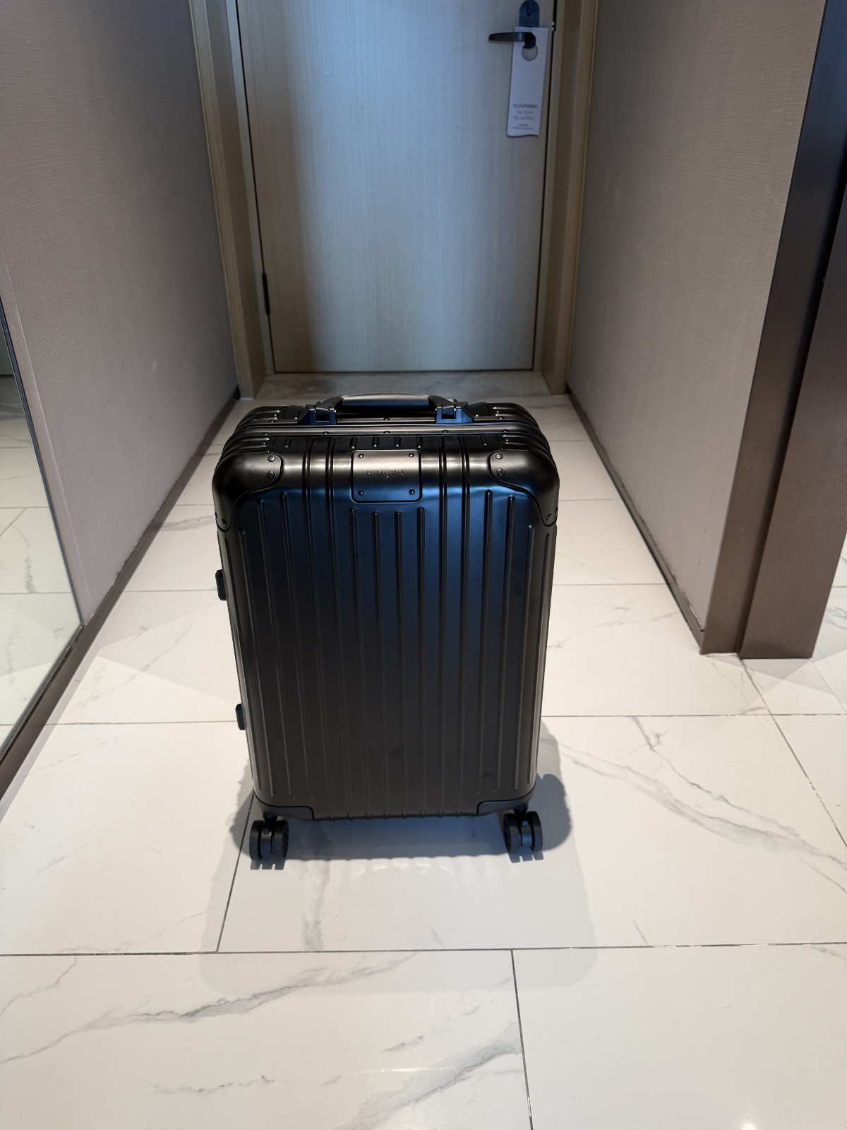 RIMOWA Original Cabin Aluminum 21 RIMOWA Original Cabin Aluminum 21
