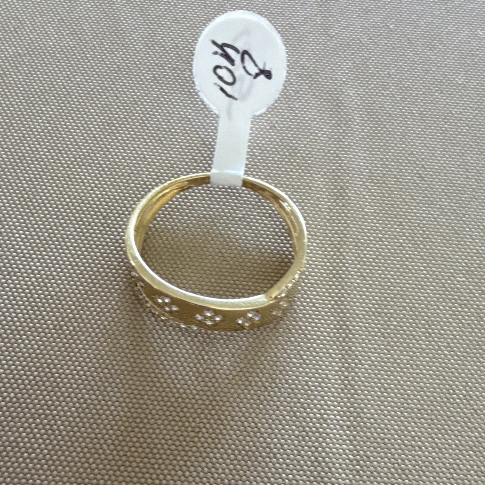 💍✨ Anillo de Oro 10K – Talla 8 ✨💍  Hermoso anillo en oro 10K, talla 8
