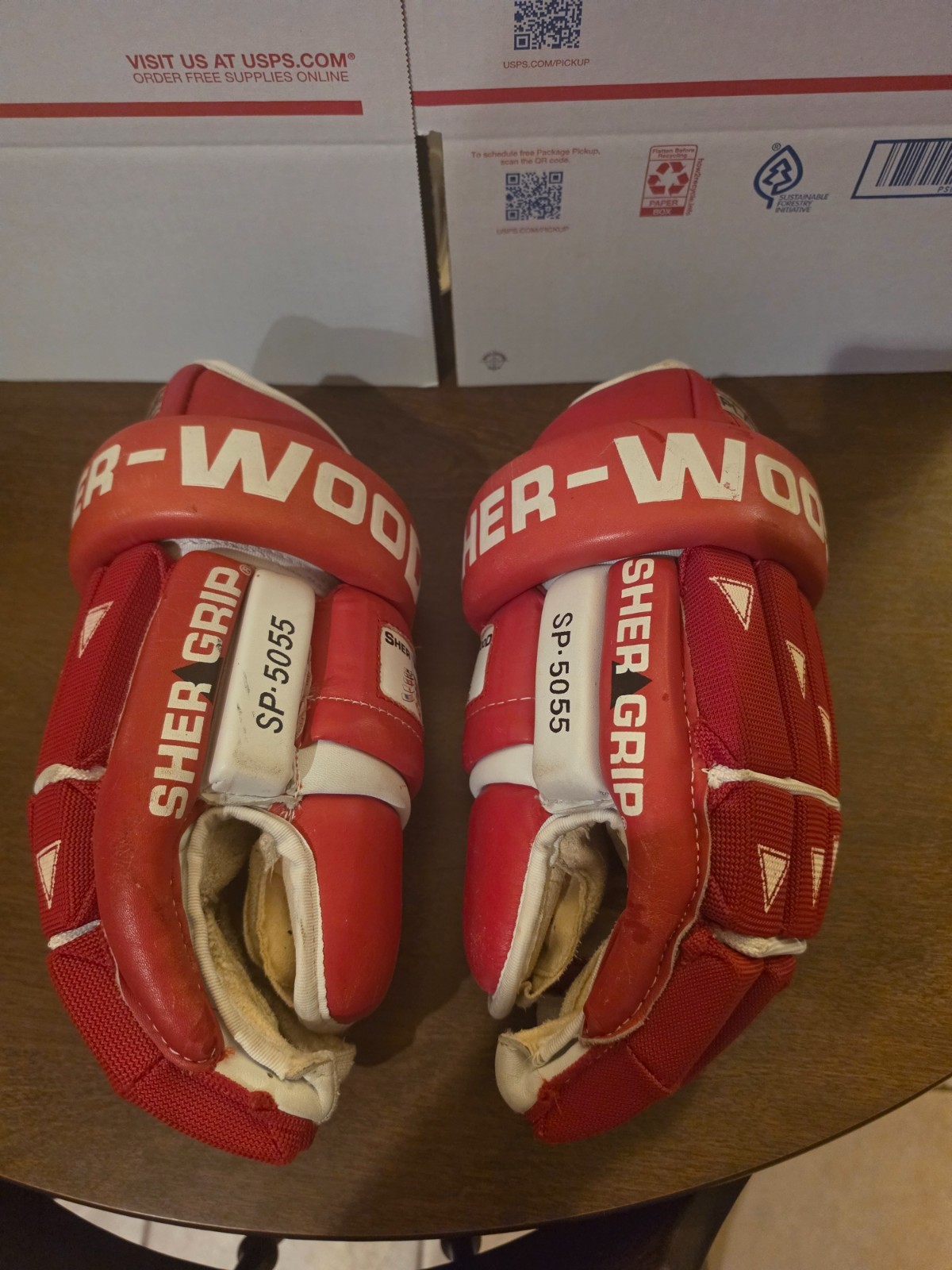VINTAGE SHER-WOOD SP-5055 PROFESIONAL HOCKEY GLOVES VINTAGE SHER-WOOD SP-5055 PROFESIONAL HOCKEY GLOVES