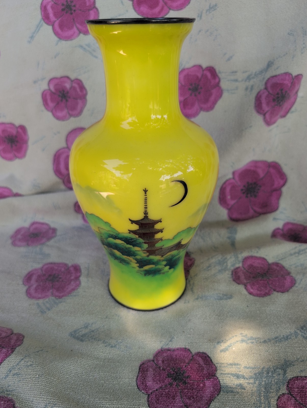Vtg Japanese Chinese MCM Yellow Cloisonné Vase 9.7” Pagoda Temple Crescent Moon