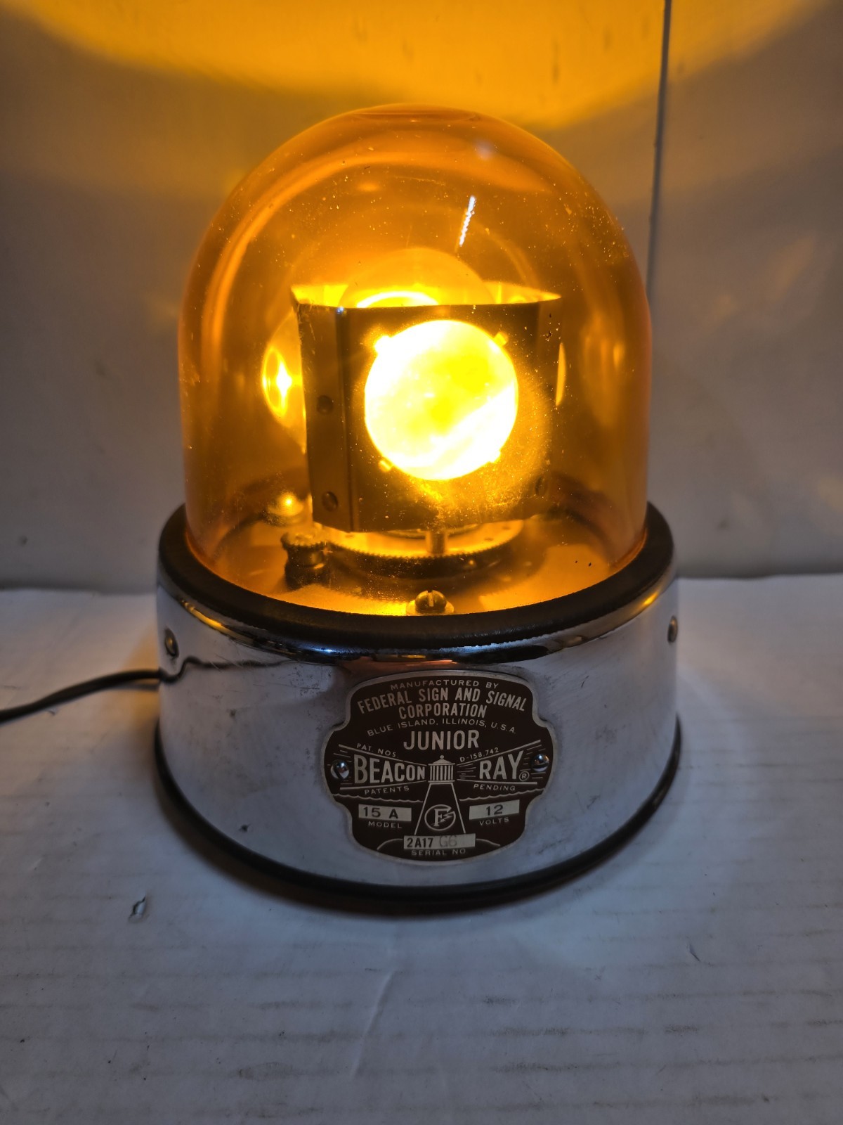 Federal Sign and Signal Corporation Junior Beacon Ray - Model 15A - 12v - WORKS Federal Sign and Signal Corporation Junior Beacon Ray - Model 15A - 12v - WORKS