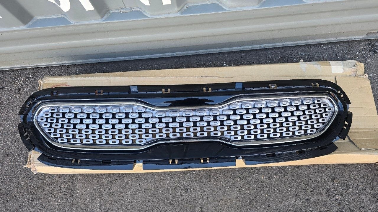 🔥NEW🔥2017 2018 2019 Kia Niro OEM Front Bumper Grille Grill 🔥NEW🔥2017 2018 2019 Kia Niro OEM Front Bumper Grille Grill