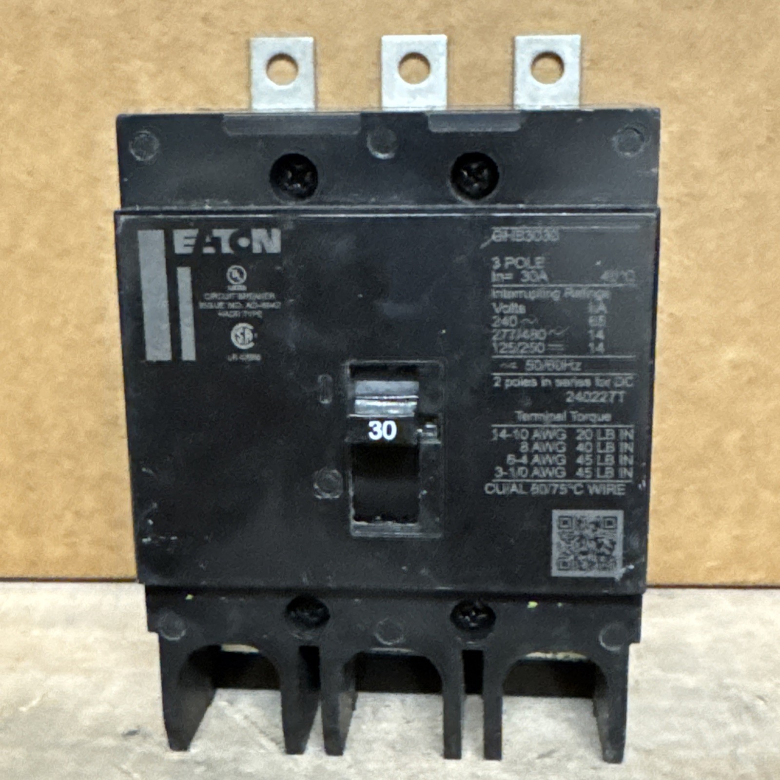 Eaton GHB3030 3-Pole 30Amp 480V Circuit Breaker - Black Eaton GHB3030 3-Pole 30Amp 480V Circuit Breaker - Black