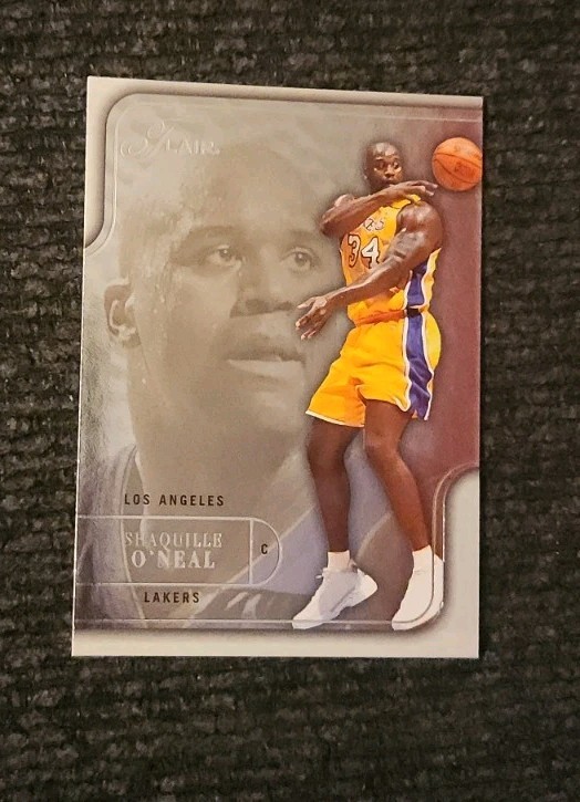 2003-04 Flair Shaquille O\'Neal #18 Los Angeles Lakers HOF 2003-04 Flair Shaquille O\'Neal #18 Los Angeles Lakers HOF