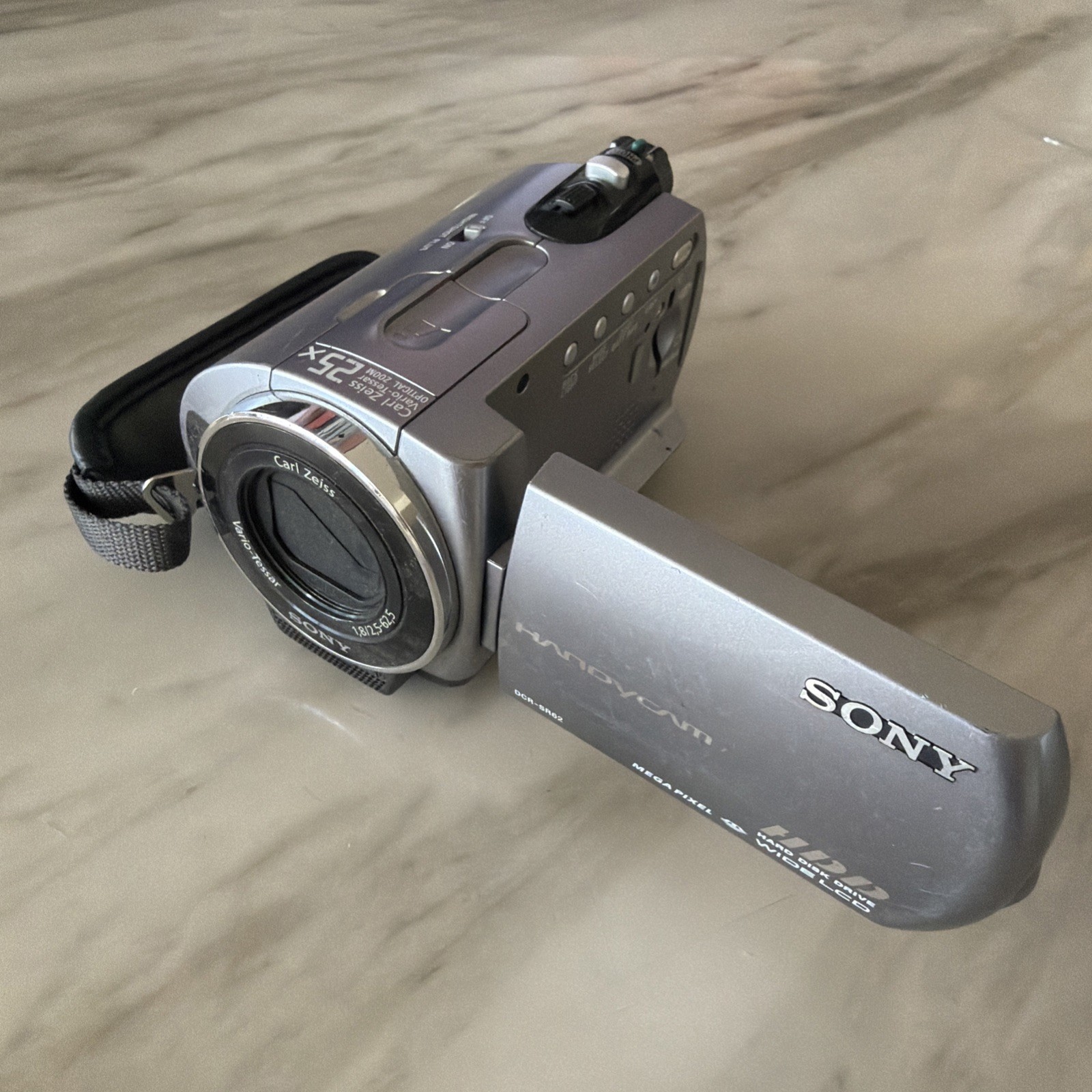 Sony Handycam DCR-SR62 With Charger Battery Sony Handycam DCR-SR62 With Charger Battery