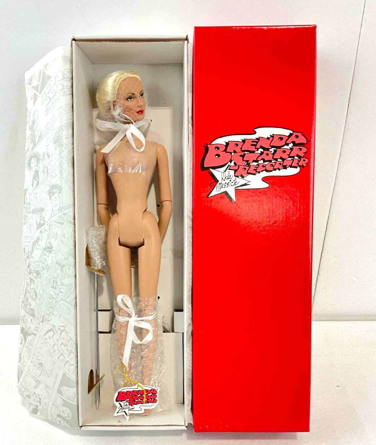 Brenda Starr Reporter Effanbee City Sophisticate Fashion Doll