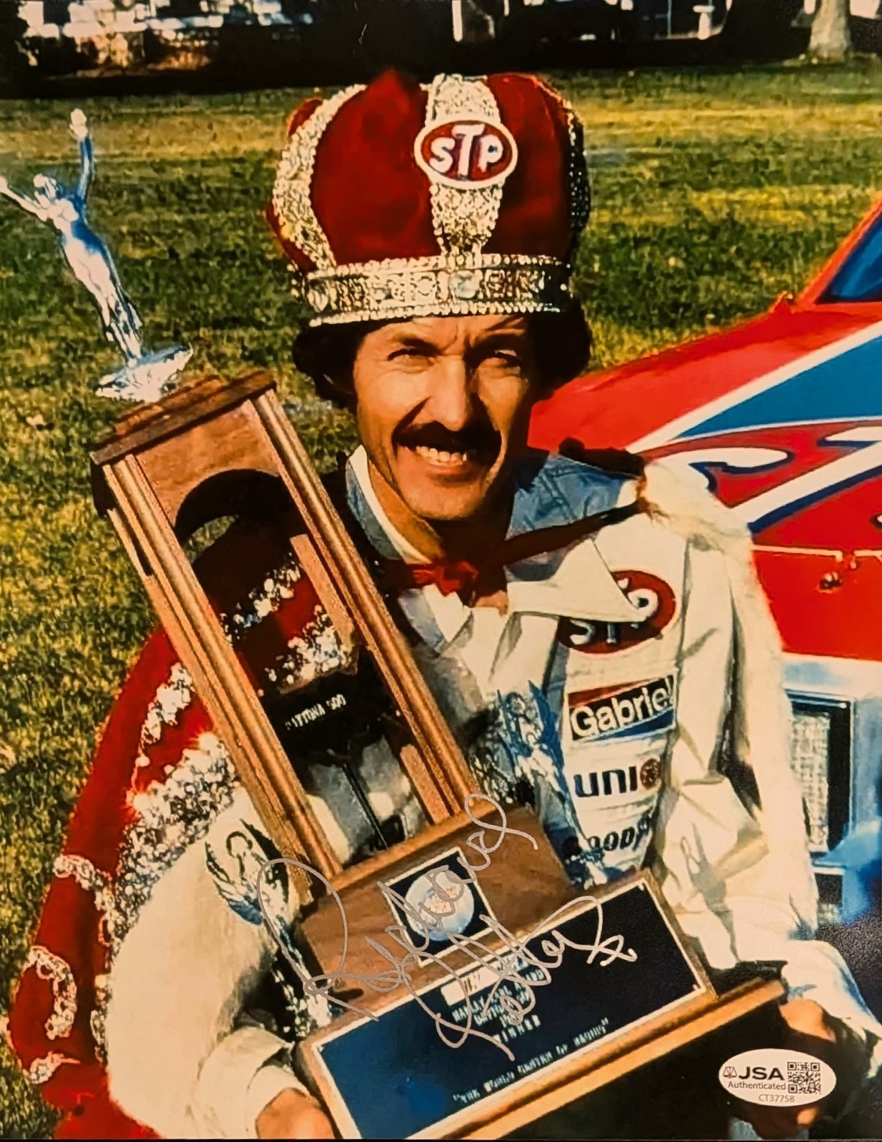 Richard Petty Signed 8x10 Photo Autographed JSA COA NASCAR Racing The King Richard Petty Signed 8x10 Photo Autographed JSA COA NASCAR Racing The King