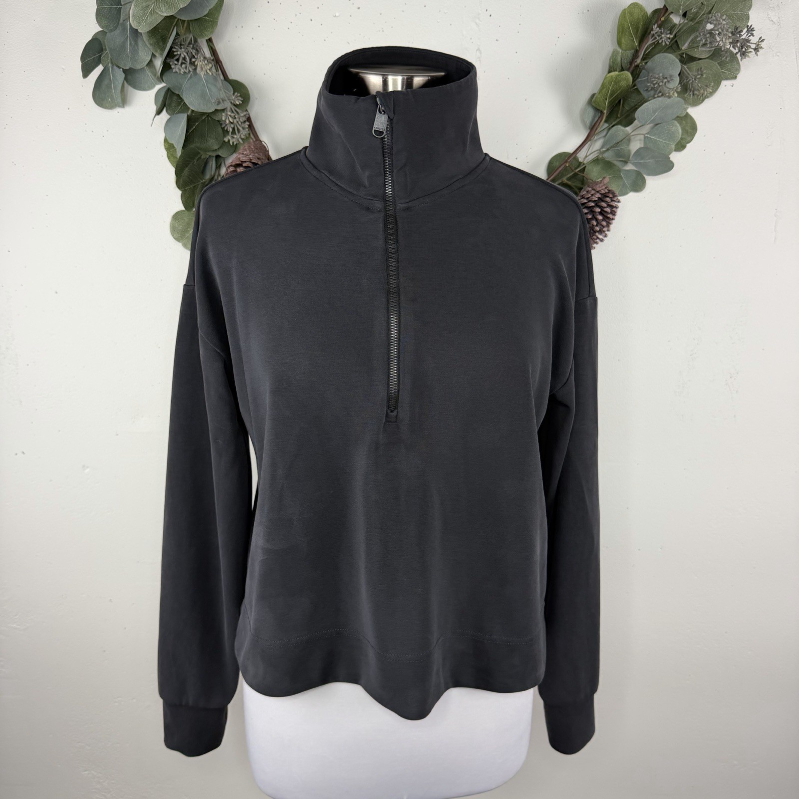 Athleta Seasoft 1/4 Zip Sweatshirt Womens M Charcoal Pullover Relaxed Cropped