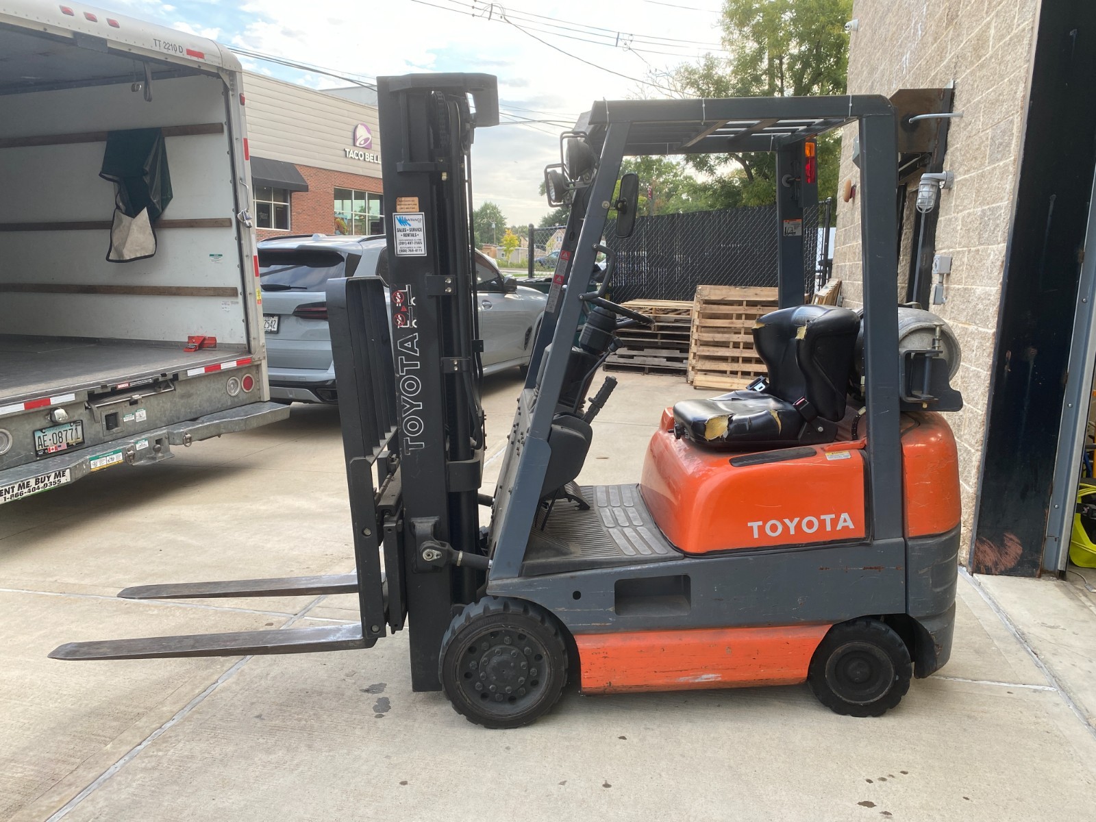 TOYOTA 42-6FGCU15 CUSHION TIRE 3000LB FORKLIFT, 3 STAGE MAST TOYOTA 42-6FGCU15 CUSHION TIRE 3000LB FORKLIFT, 3 STAGE MAST