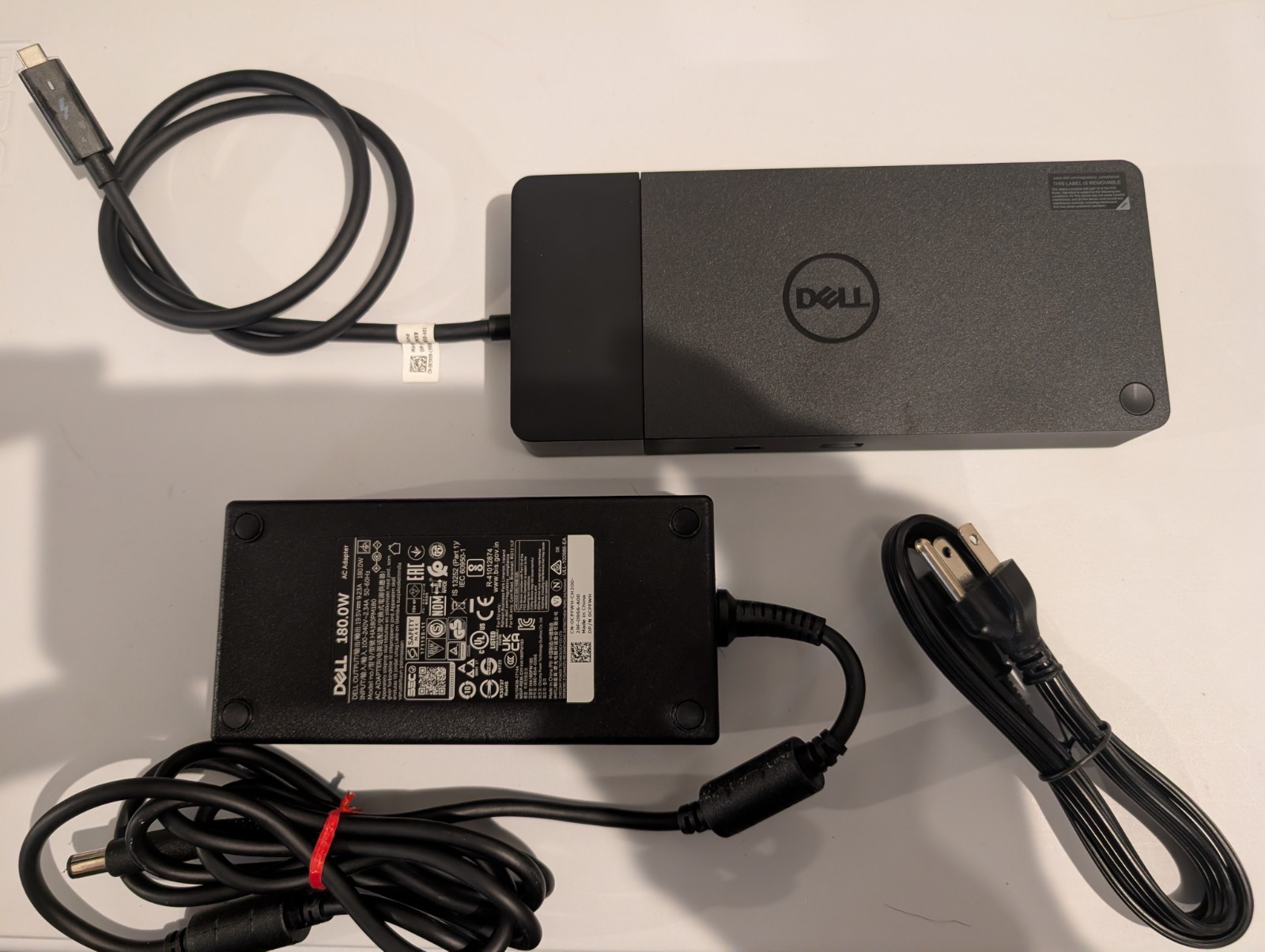 Dell WD22TB4 Thunderbolt 4 Dock w/180W Power Adapter – Excellent Condition
