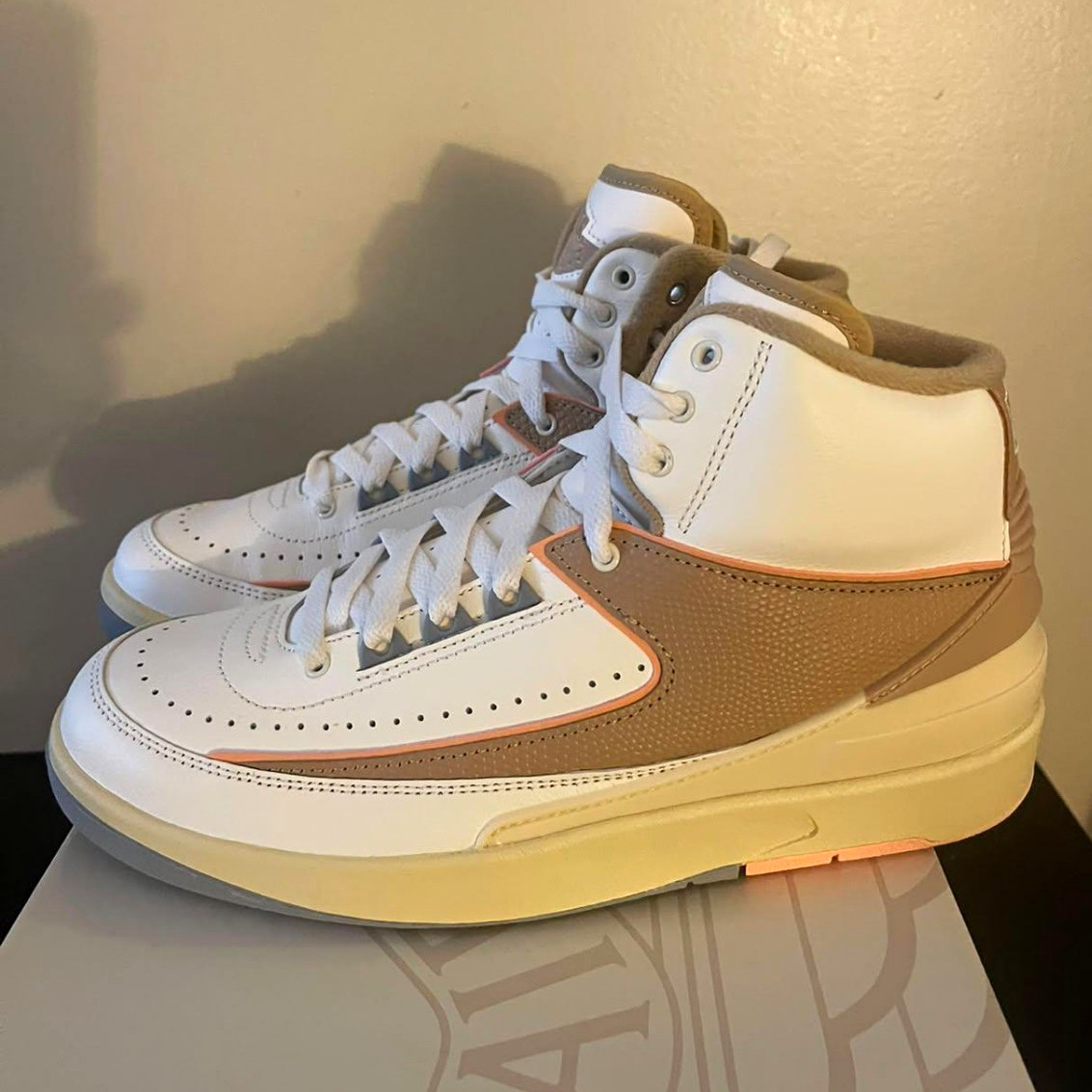 Jordan Air Jordan 2 Mid Top Men’s Leather Sneakers White Tan Pink Gray
