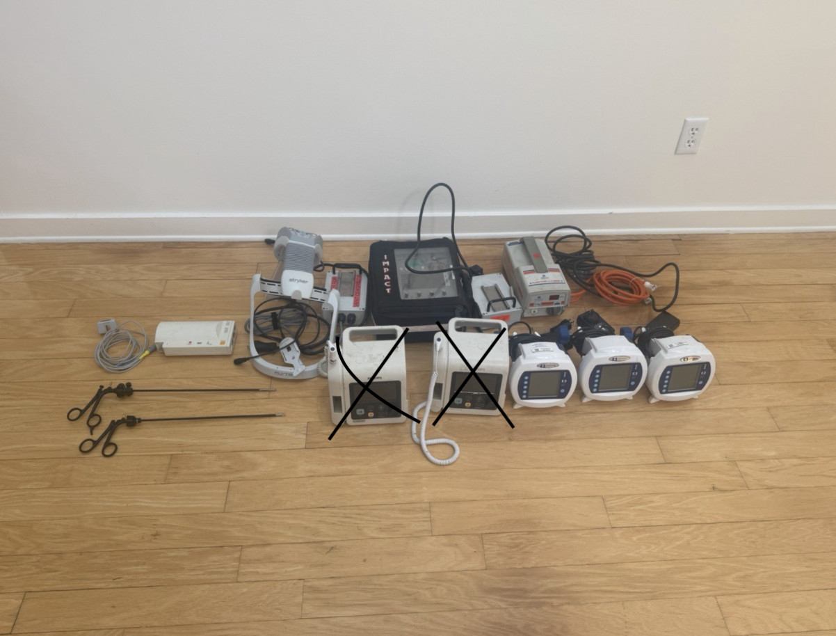 Medical device lot x 12 - Stryker, Coviden, philips, ZOLL - manifest in desc.