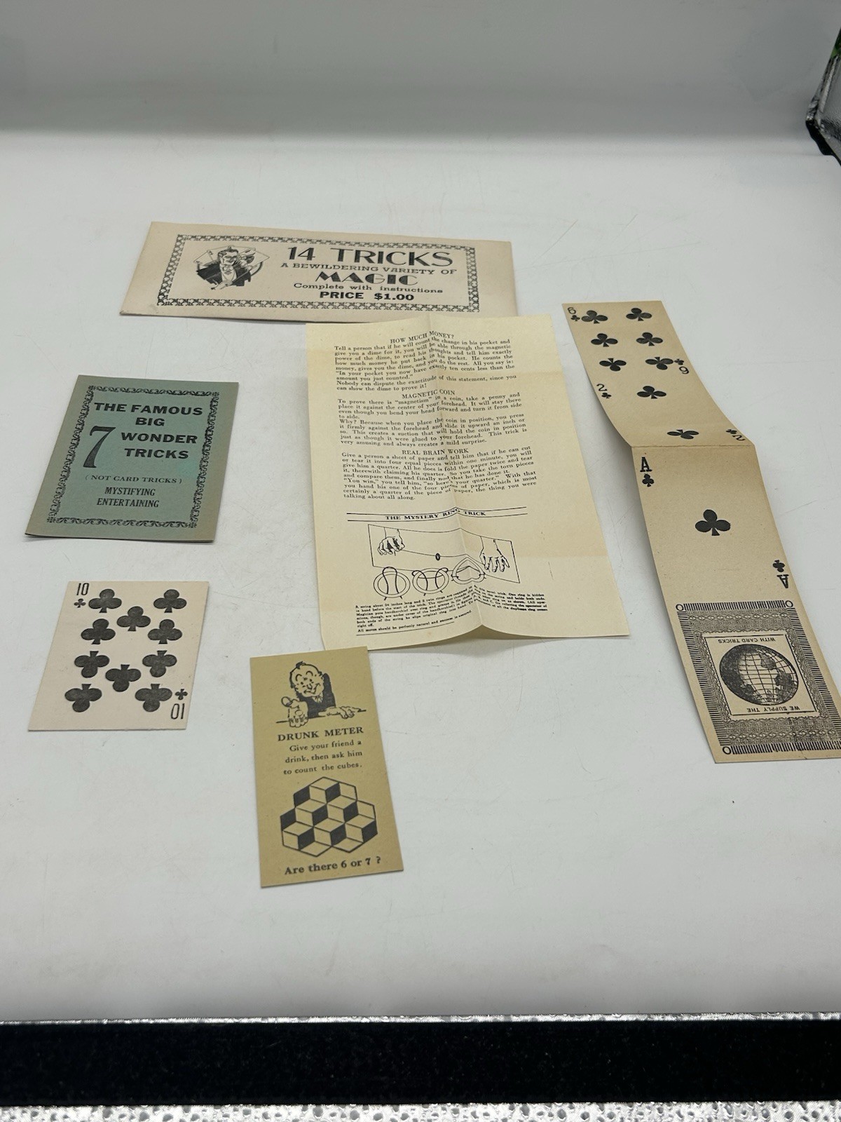 Vintage Magician\'s Bewildering Trick Deck 14 Tricks With Instructions
