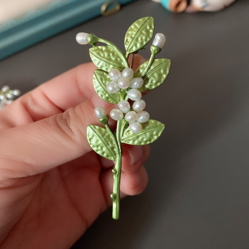Vintage Flower Pearl Brooch Pin for Women Elegant Enamel Corsage Jewelry Vintage Flower Pearl Brooch Pin for Women Elegant Enamel Corsage Jewelry