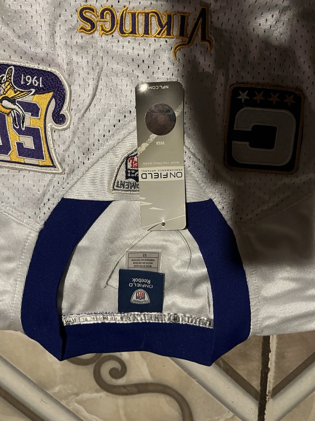 Reebok Minnesota Vikings Brett Favre #4 NFL Football Jersey White Men’s 52