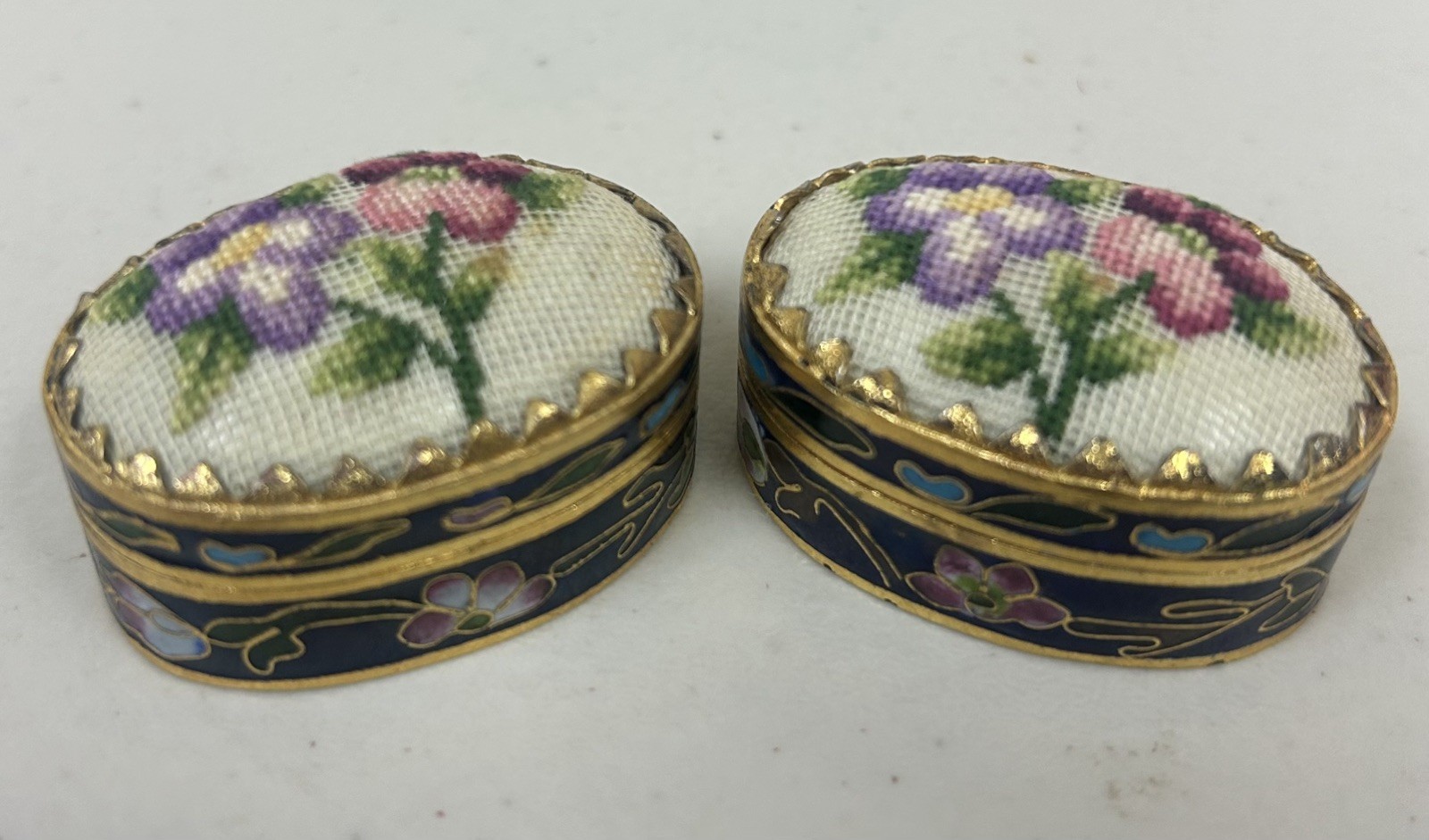 Vintage Pair of Needlepoint Petit Cloisonne Enamel Oval Trinket Pill Box Floral Vintage Pair of Needlepoint Petit Cloisonne Enamel Oval Trinket Pill Box Floral