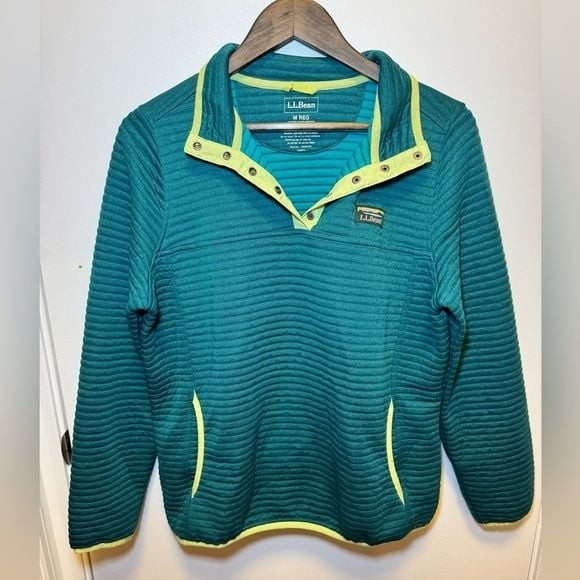 L.L. Bean Women\'s Teal Quilted Snap-Front Pullover with Yellow Trim Size Medium